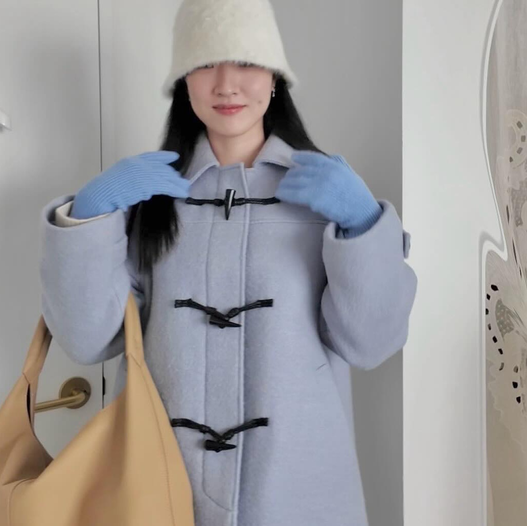earpearp Color Block Kint Finger Hole Gloves Sky Blue 착용 스타일