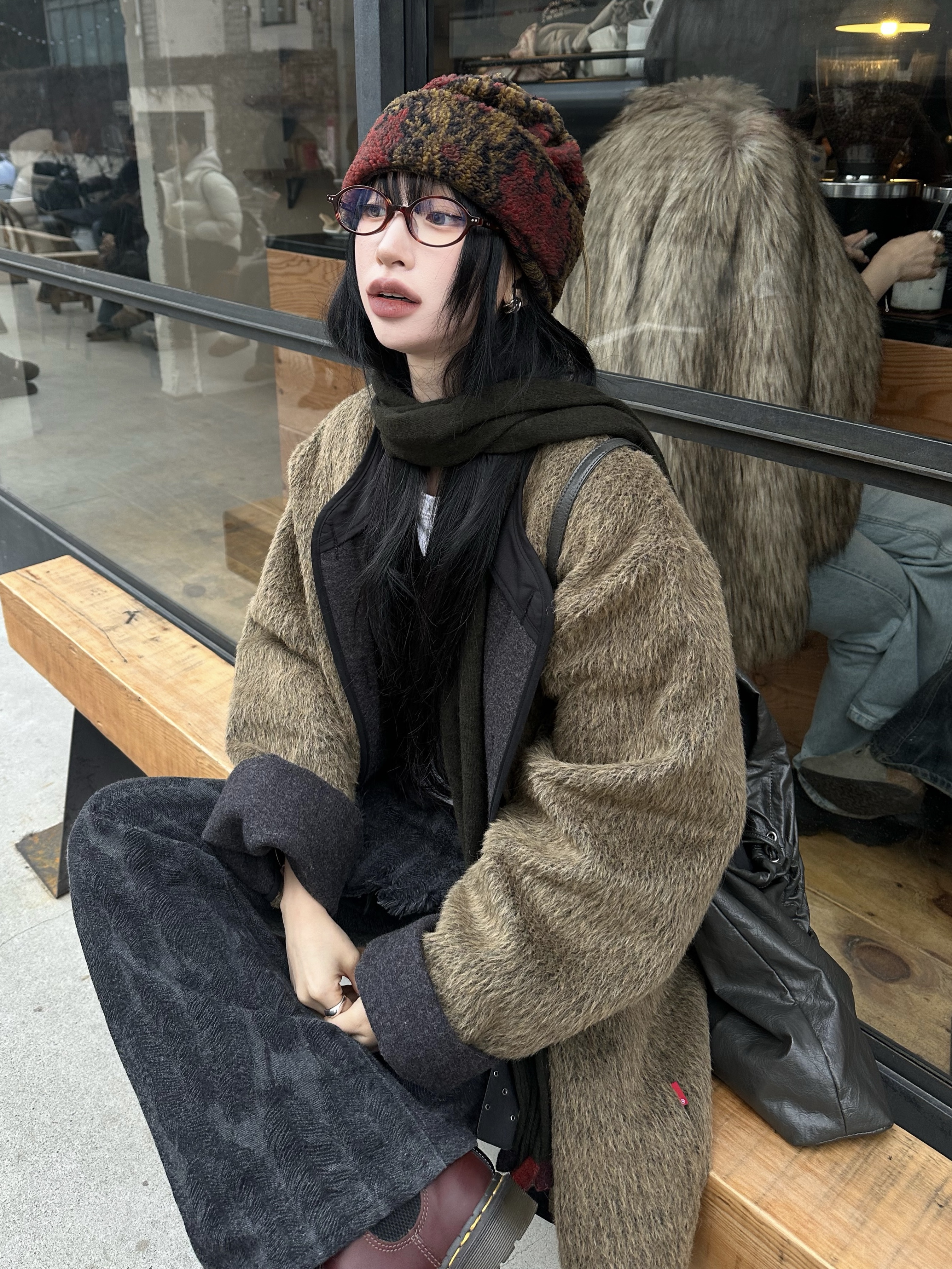 Kapital 12 oz. Magpie Denim 5P Apron-Okabellbo Black, Dr. Martens 2976 Abruzzo Leather Chelsea Boots Brown Black 착용 스타일 - 3