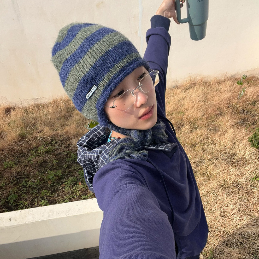 Thevinylhouse Ear Flap Stripe Beanie Green 착용 스타일