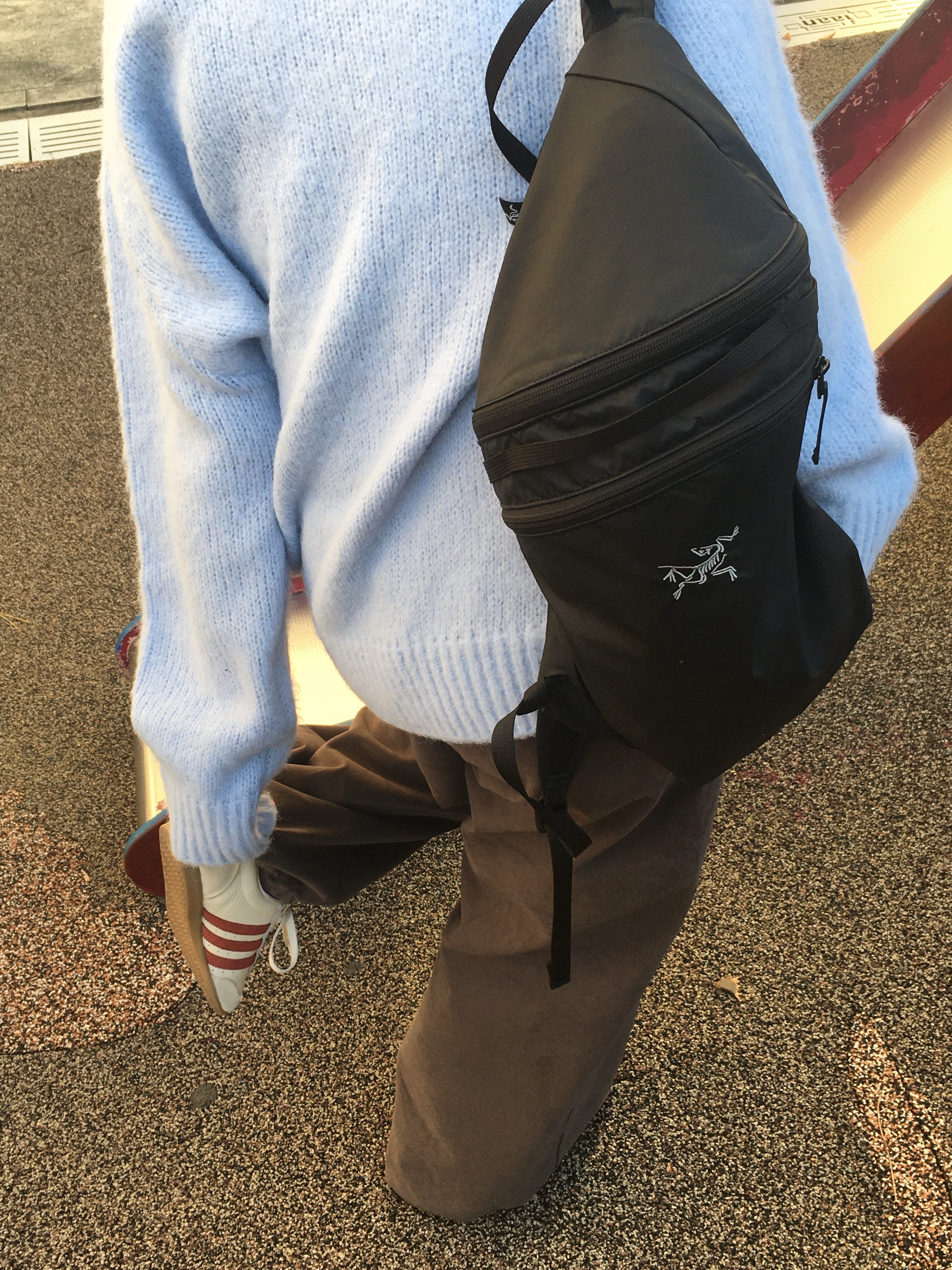 Arc'teryx Heliad 15 Backpack Black, (W) Adidas Originals Japan Cream White Preloved Ruby 착용 스타일 - 2