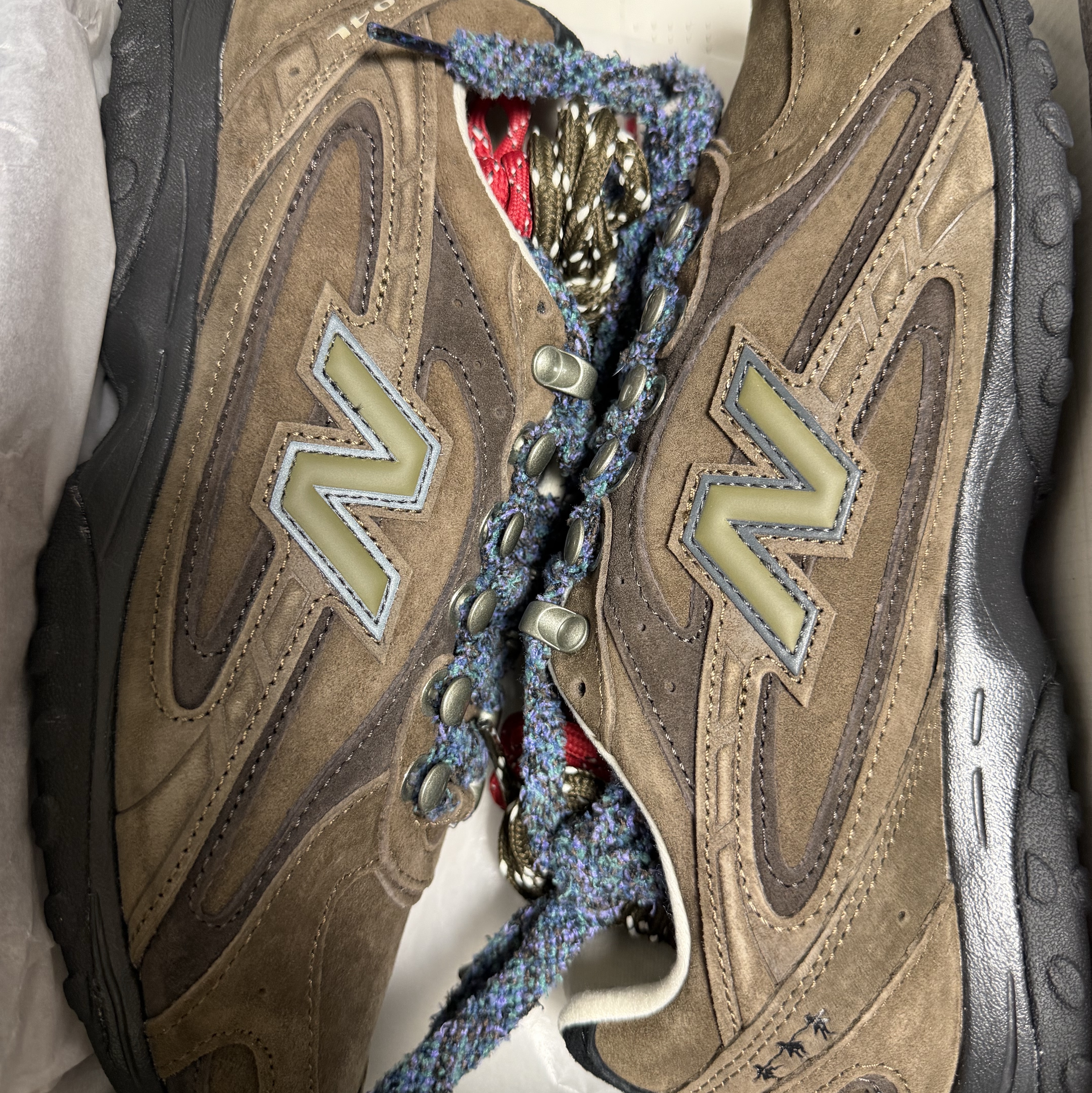 New Balance x Basketcase 204L Carafe Chocolate Brown 착용 스타일