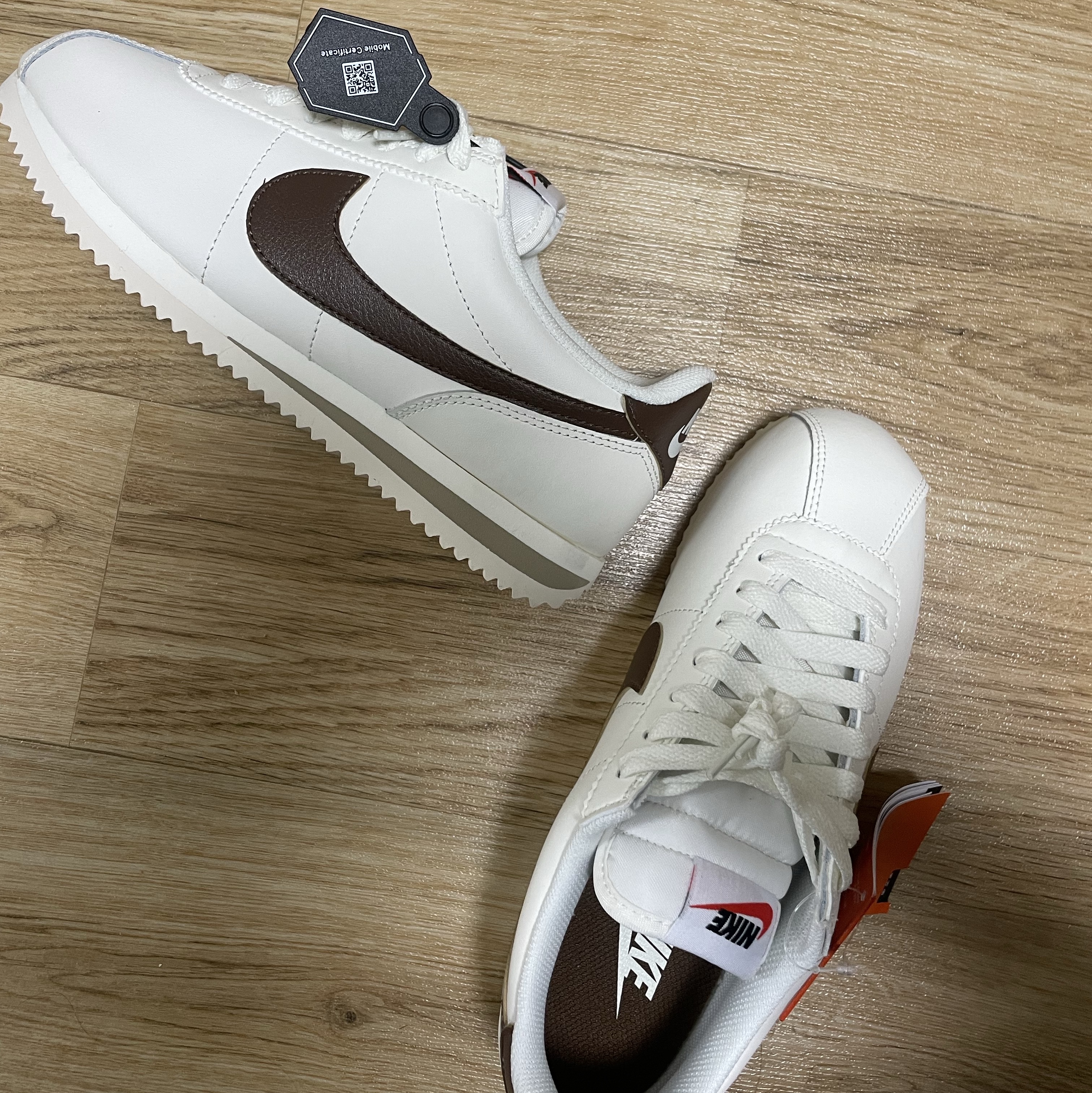 (W) Nike Cortez Sail Cacao Wow 착용 스타일