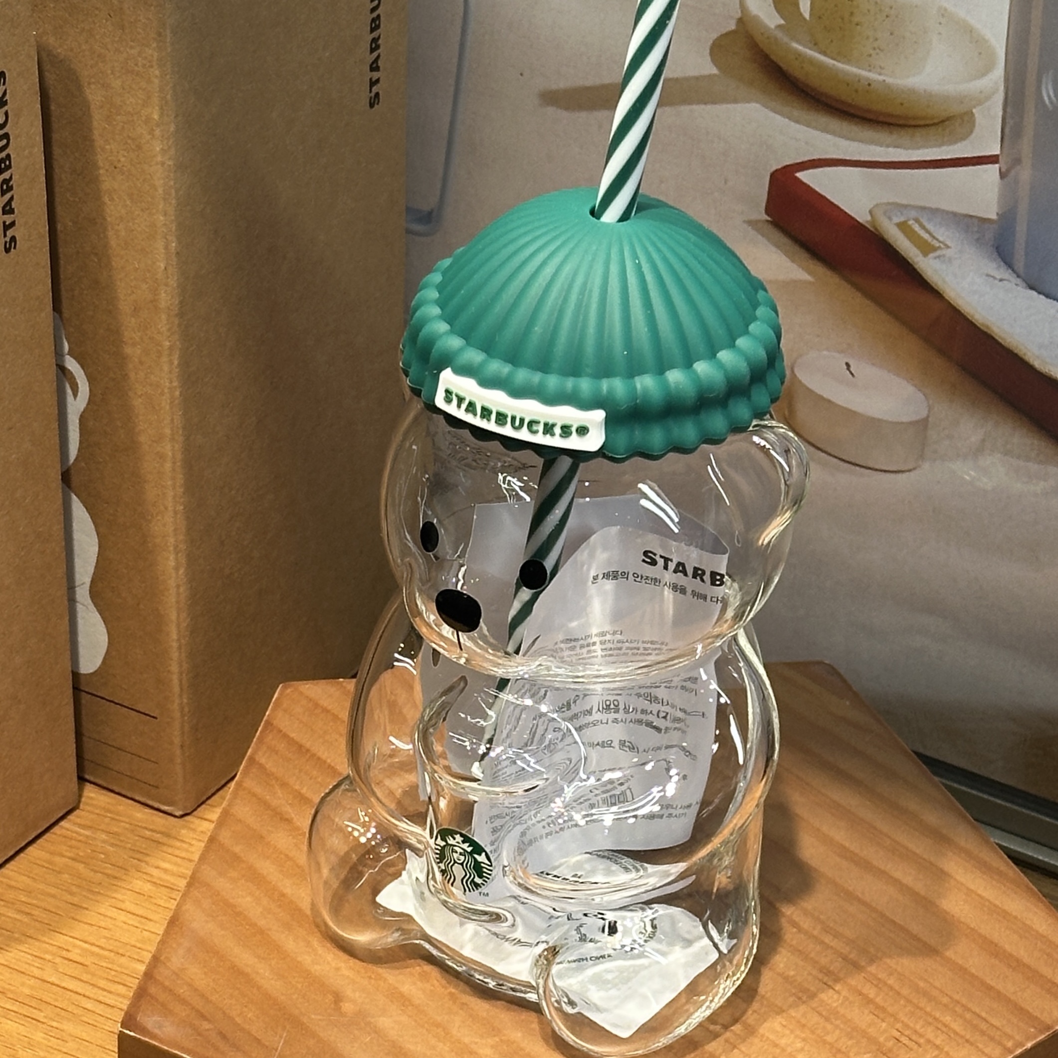 Starbucks Autumn Bearista Glass Cold Cup 591ml 착용 스타일