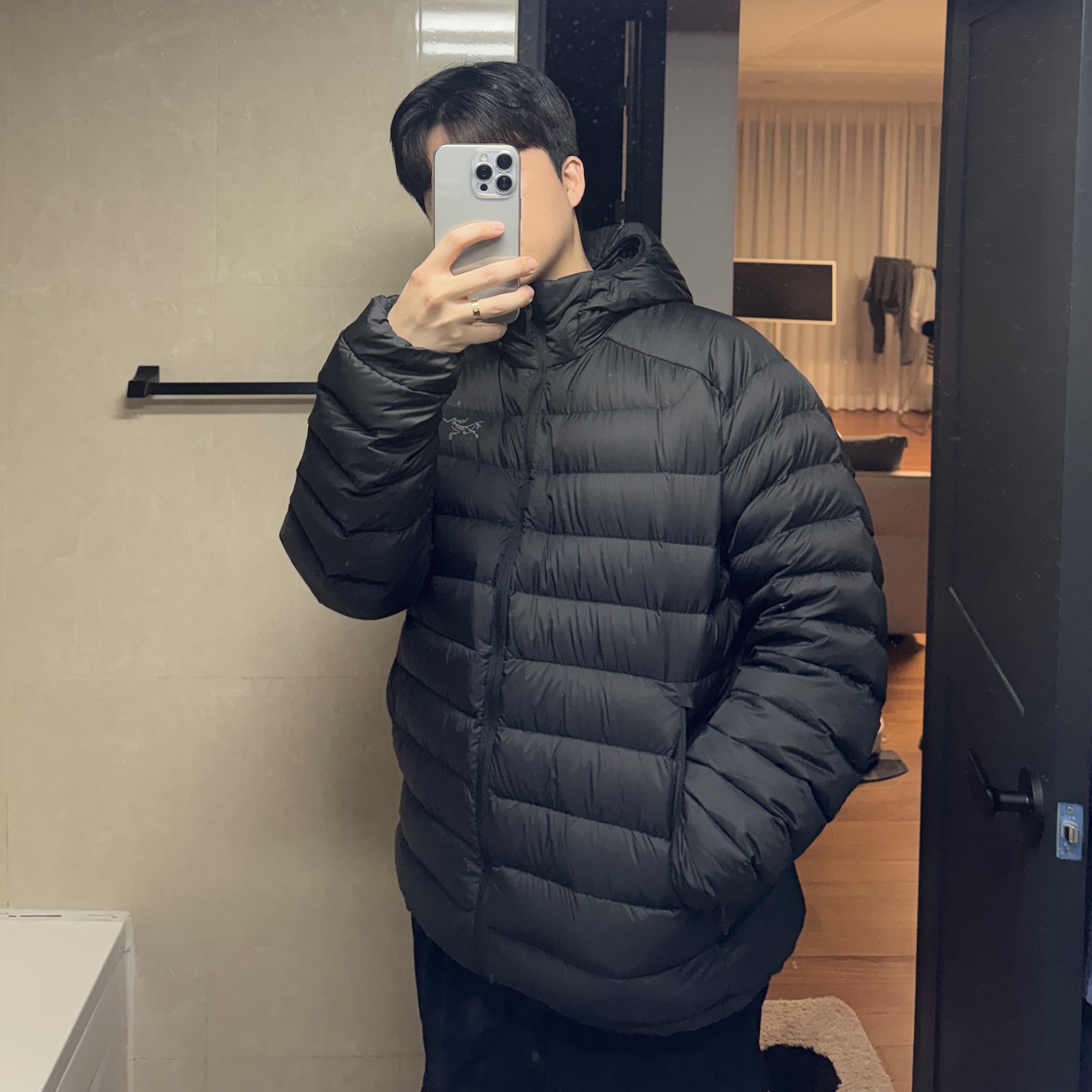 Arc'teryx Cerium Hoody Black 착용 스타일 - 1