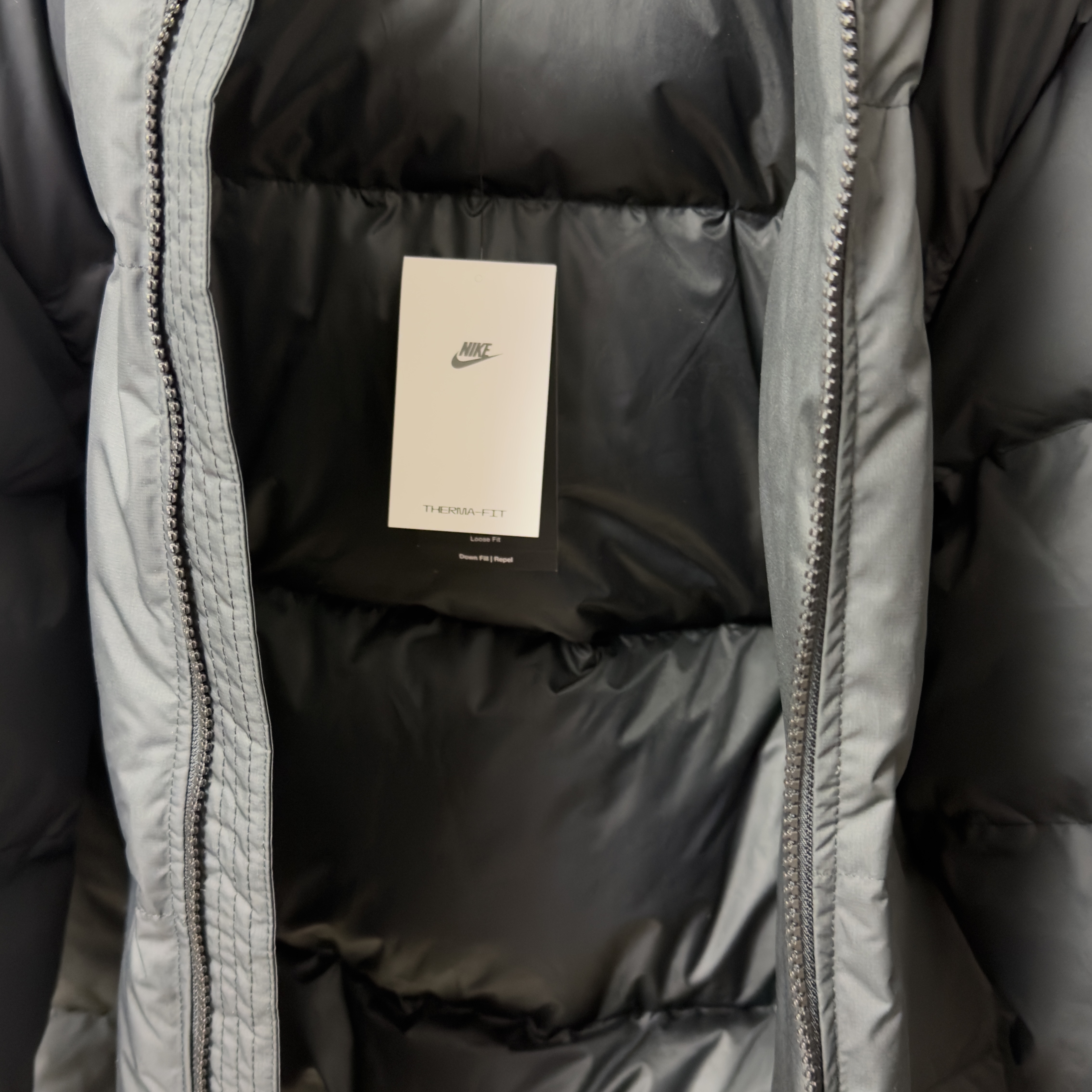 Nike NSW Club Therma-Fit Puffer Jacket Black White - Asia, Nike NSW Club Primaloft Water-Repellent Puffer Vest Black - Asia 착용 스타일 - 2