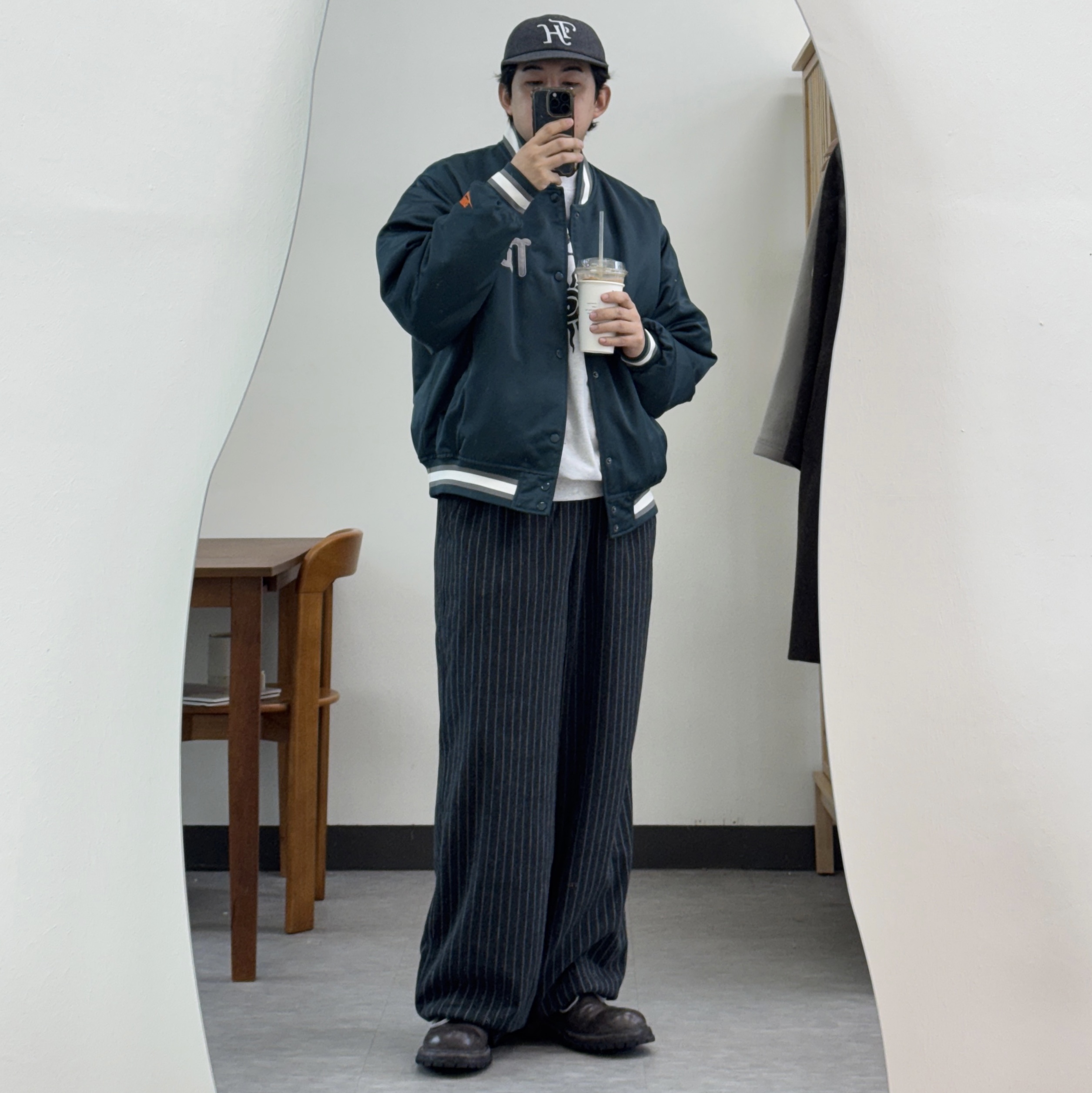 Hono Report Easy Big Pants Black Stripe 착용 스타일
