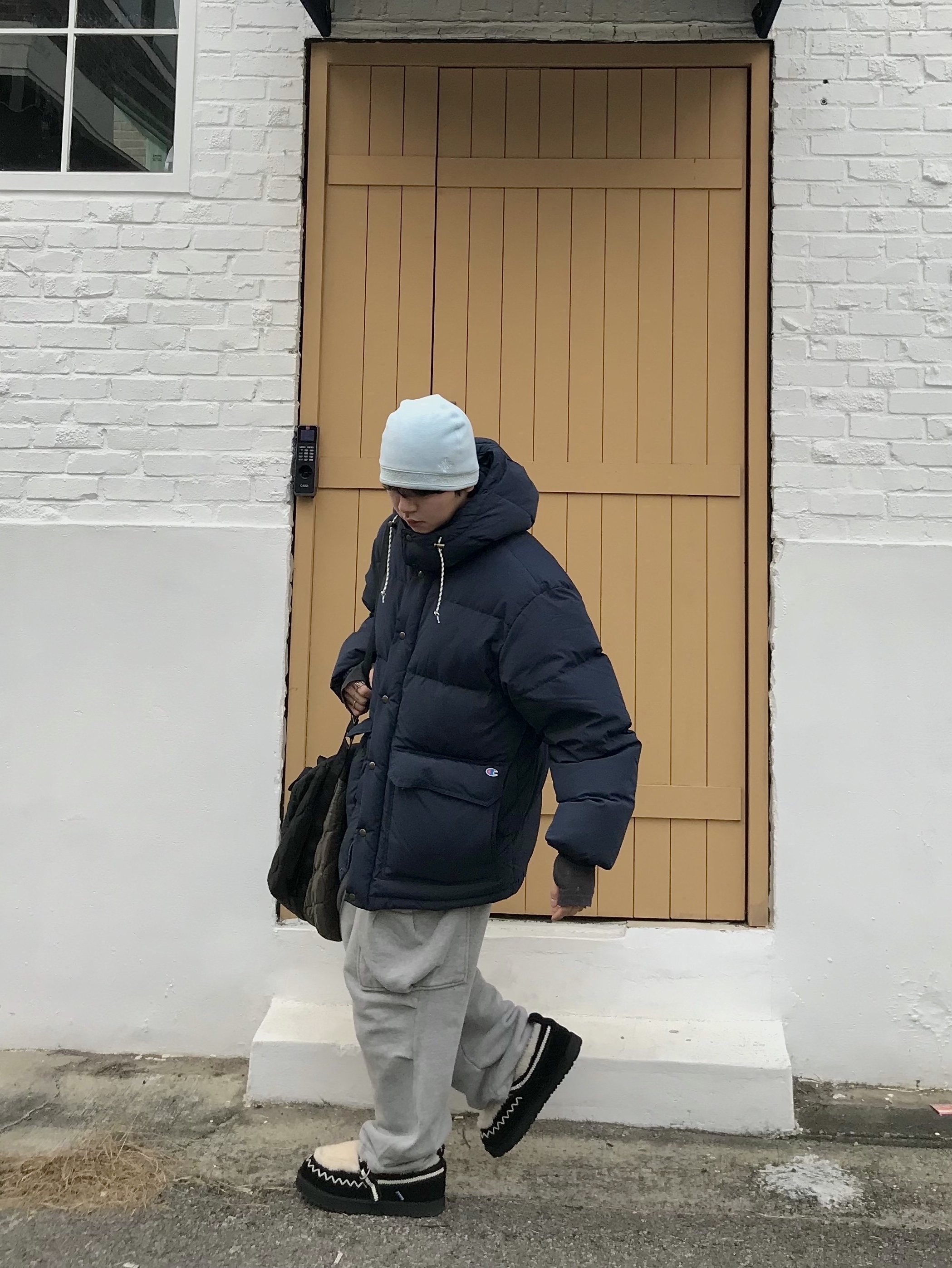 Apple AirPods Max Lightning Silver (Korean Ver.) 착용 스타일 - 7