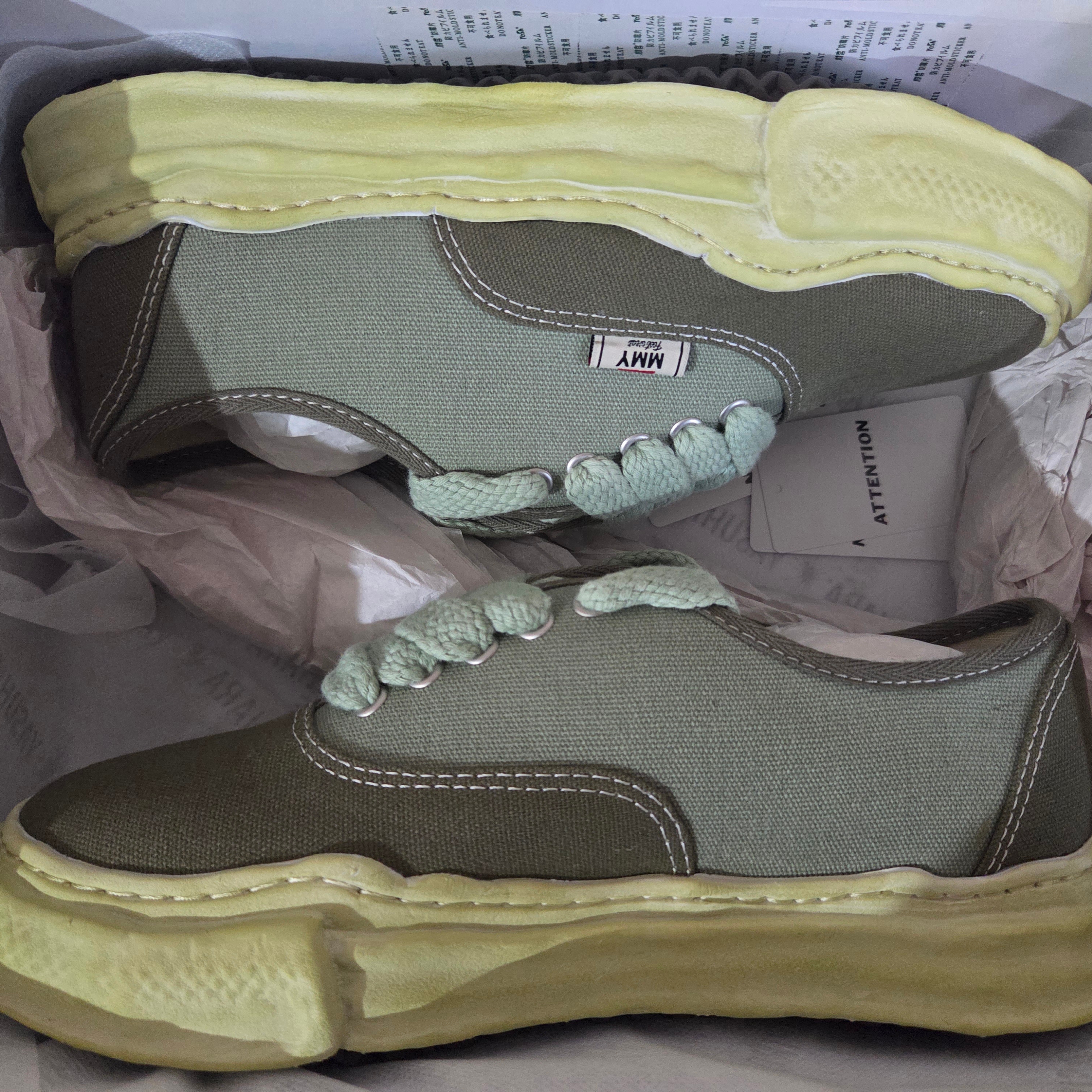 Maison Mihara Yasuhiro Baker OG Sole OD Canvas Low-top Sneakers Green 착용 스타일