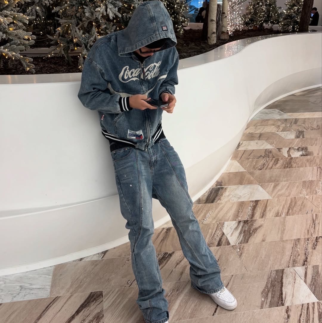 SPORT CHAMBER x Coca-Cola Denim Hood Jumper Blue 착용 스타일 - 1
