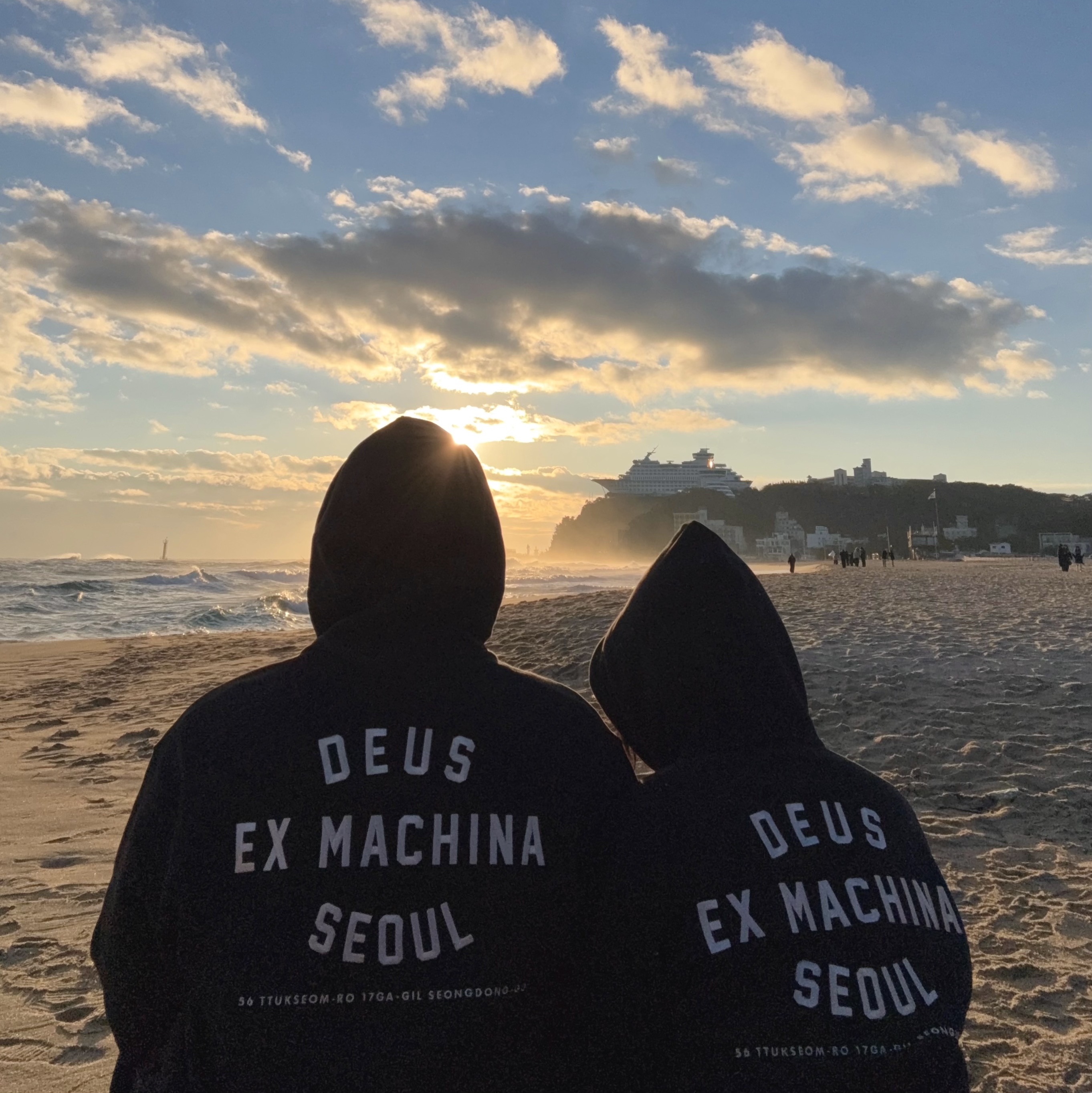Deus Ex Machina College Address Hoodie Zip Up Black 착용 스타일
