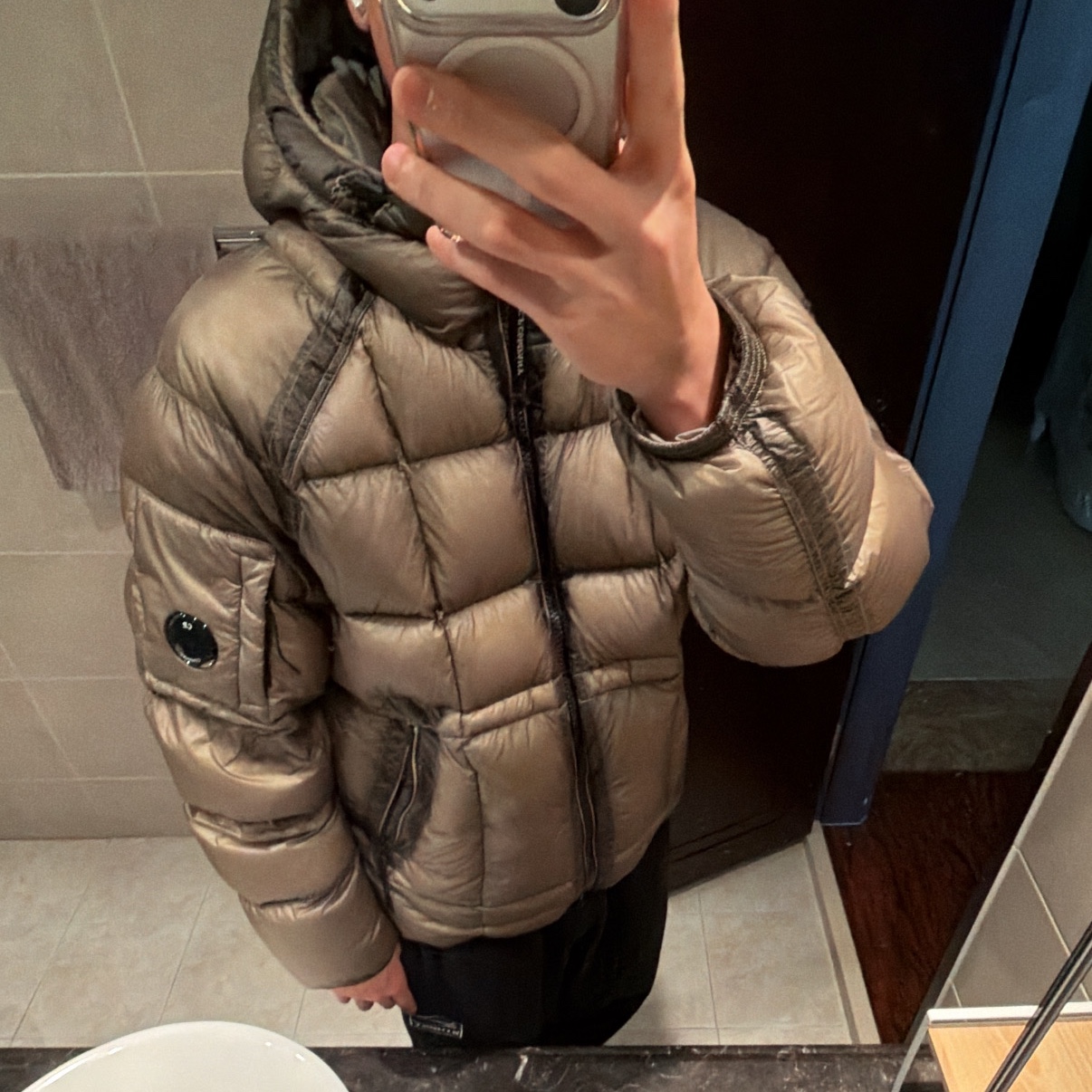 C.P. Company D.D. Shell Hooded Down Jacket Fungi Grey - 25FW 착용 스타일