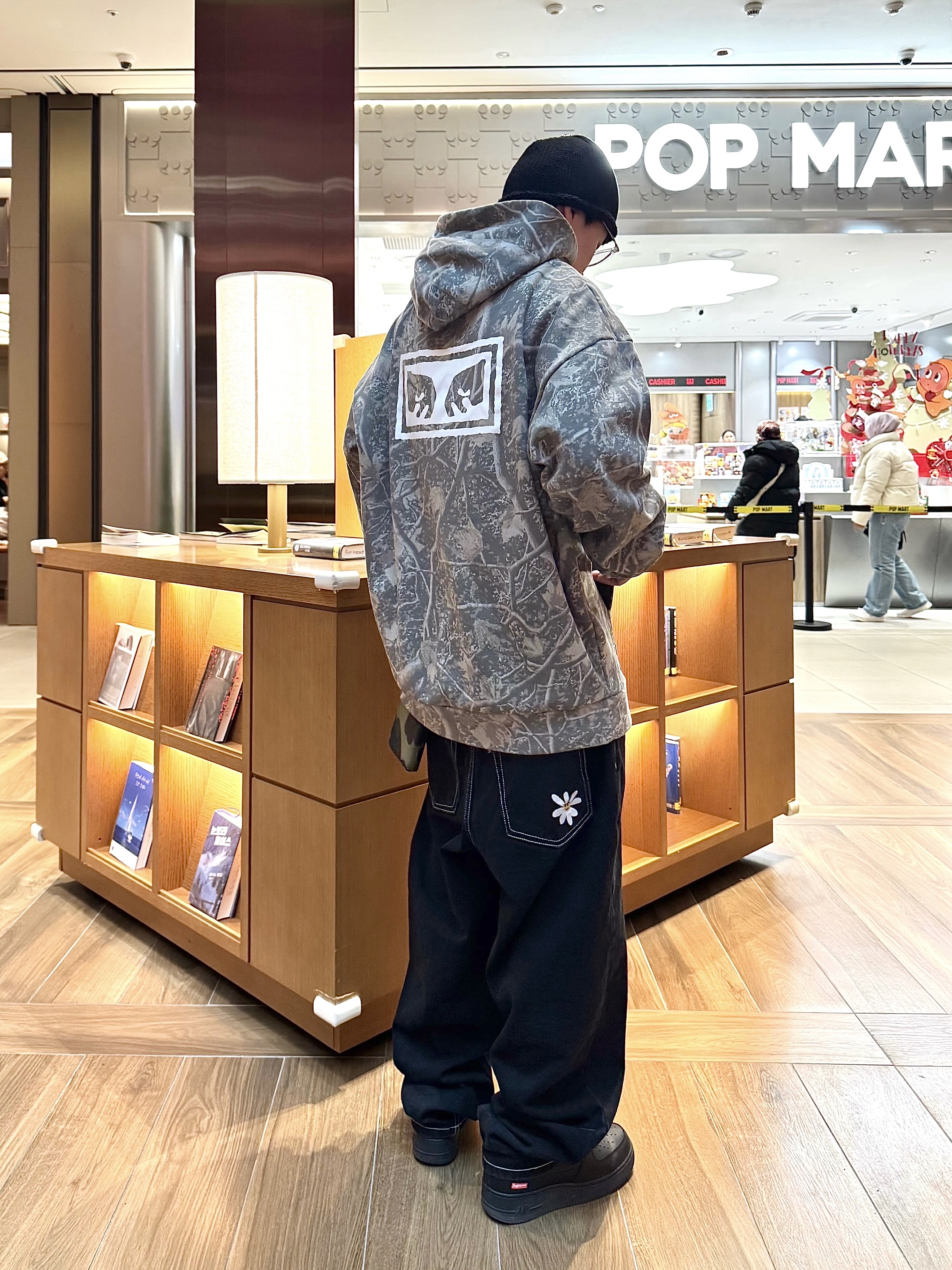 Nike x Supreme Air Force 1 Low Black, Chrome Hearts Cross Leather Patch Cotton Beanie Black 착용 스타일 - 2