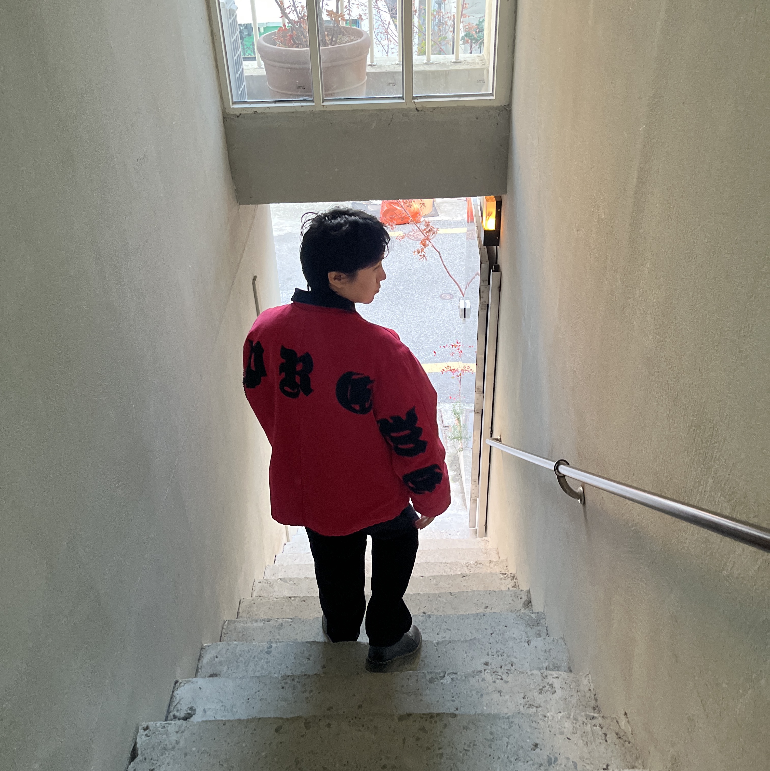 Supreme Old English Canvas Work Jacket Red - 25SS, Dr. Martens 1461 Smooth Black 착용 스타일 - 3