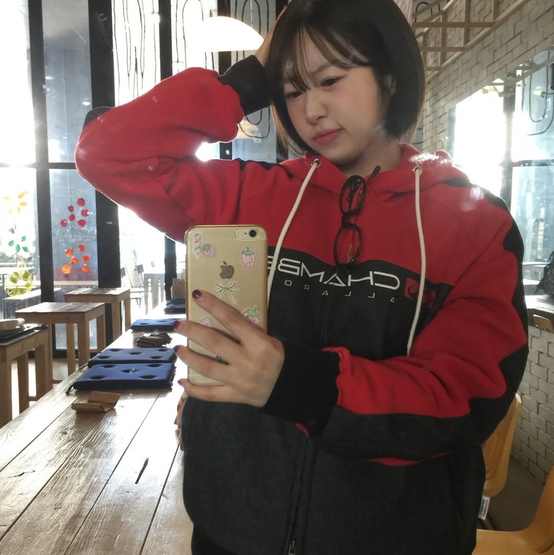 SPORT CHAMBER SC Core Denim Hood Zip Up Red 착용 스타일 - 5
