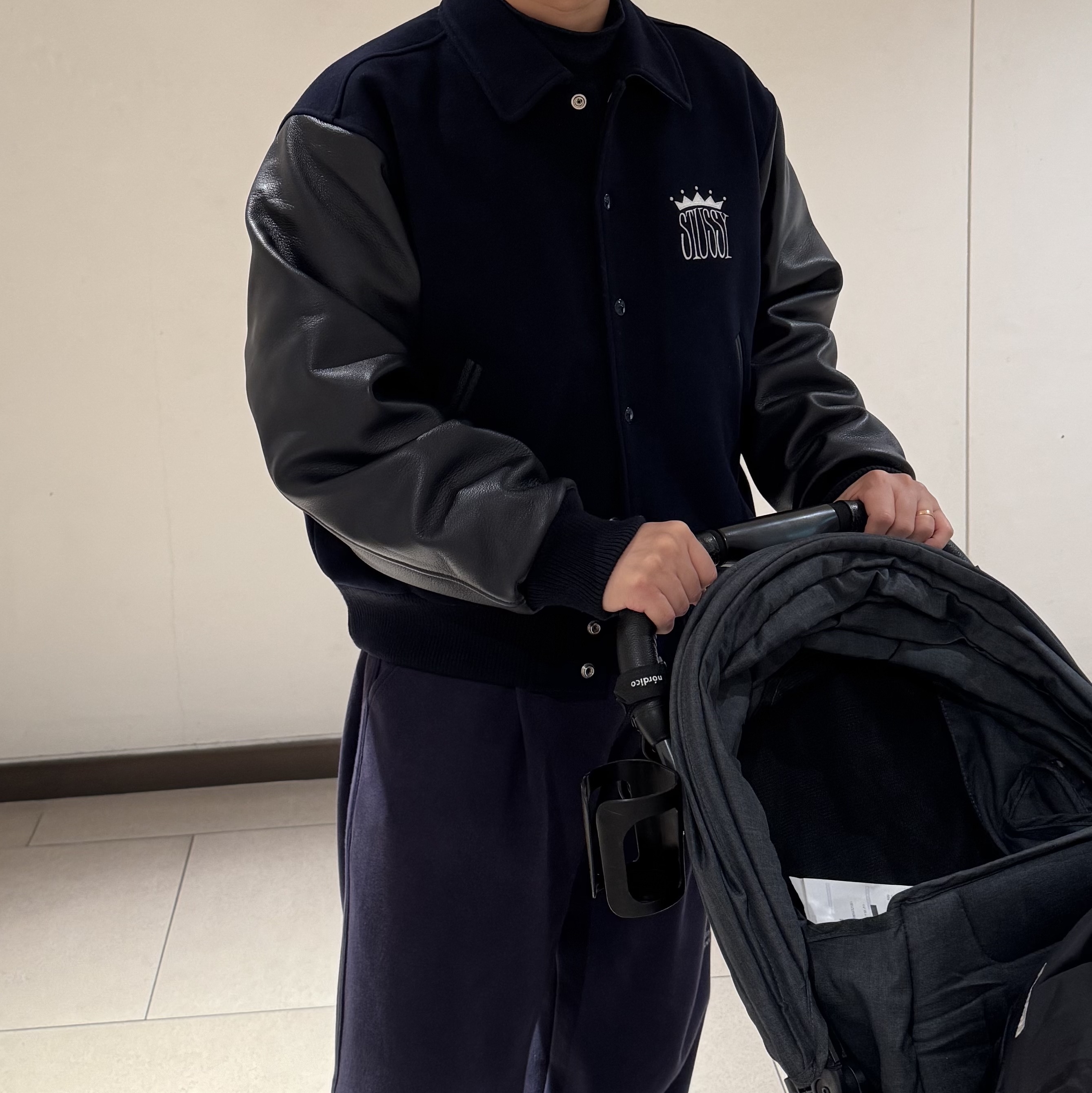 Stussy King Varsity Jacket Navy 착용 스타일 - 2