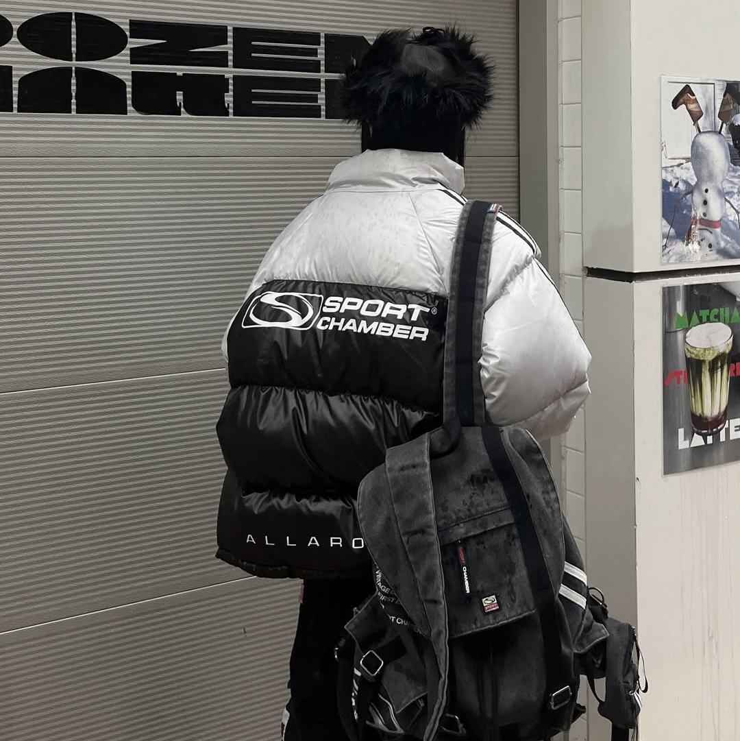 SPORT CHAMBER x Coca-Cola Cargo Pants Black, SPORT CHAMBER SC Track DuckDown Jacket Black 착용 스타일 - 2