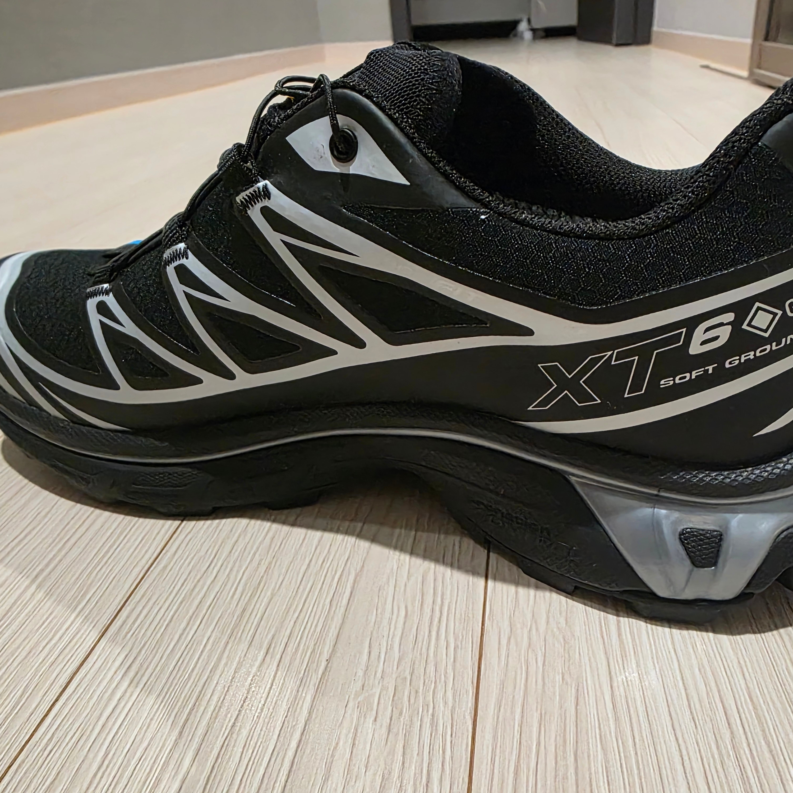 Salomon XT-6 GTX Black Silver 착용 스타일 - 2