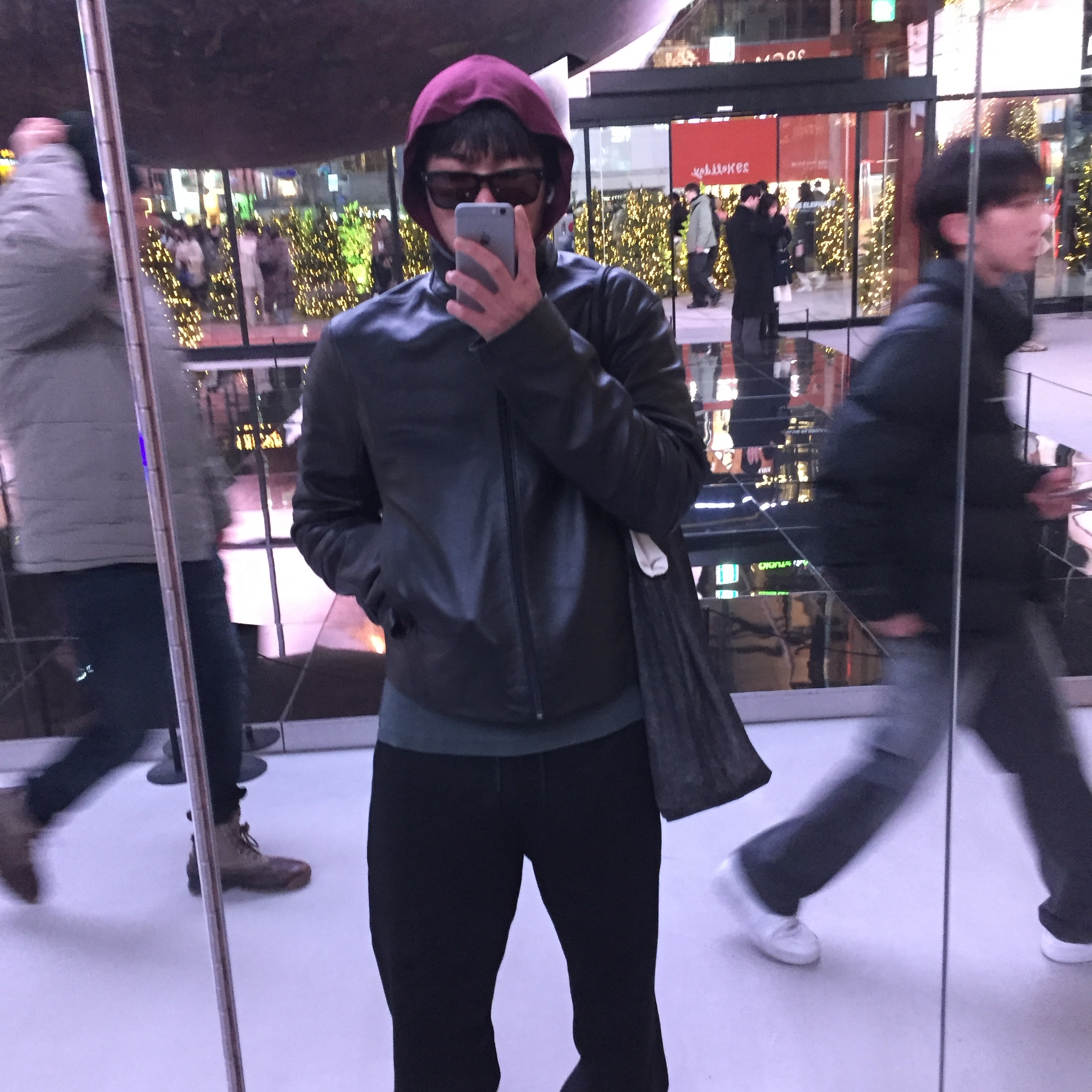 Salomon XA Forces Mid Gore-Tex Coyote Brown, (W) Prada Sunglasses with Prada Logo Loden Green Lenses 착용 스타일 - 2