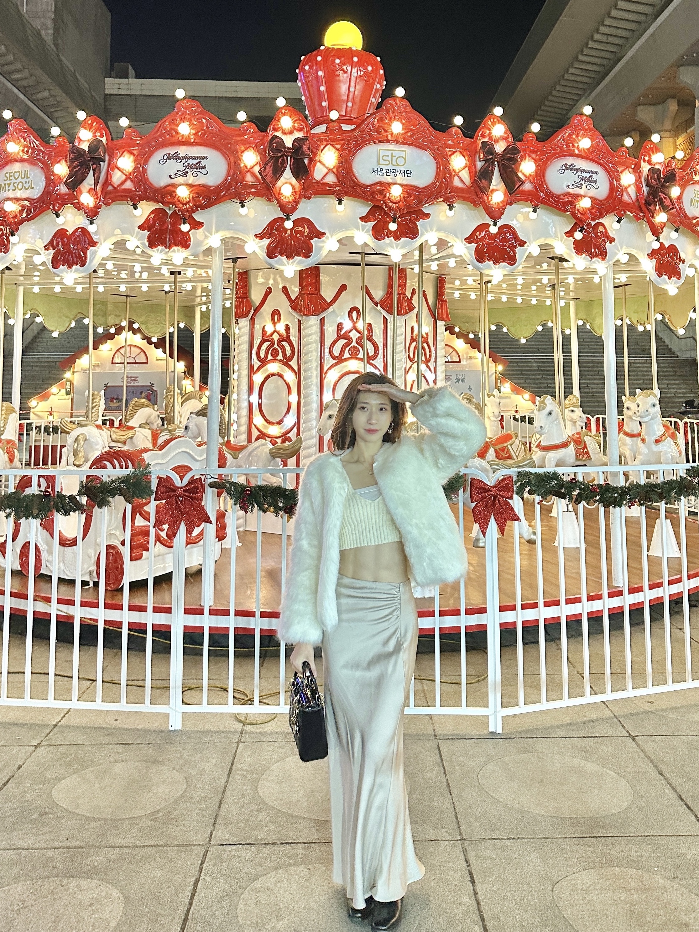 Dior Small Lady Bag Patent Cannage Calfskin Black Pale Gold, (W) Zara Satin Midi Skirt Dark Olive 착용 스타일 - 4