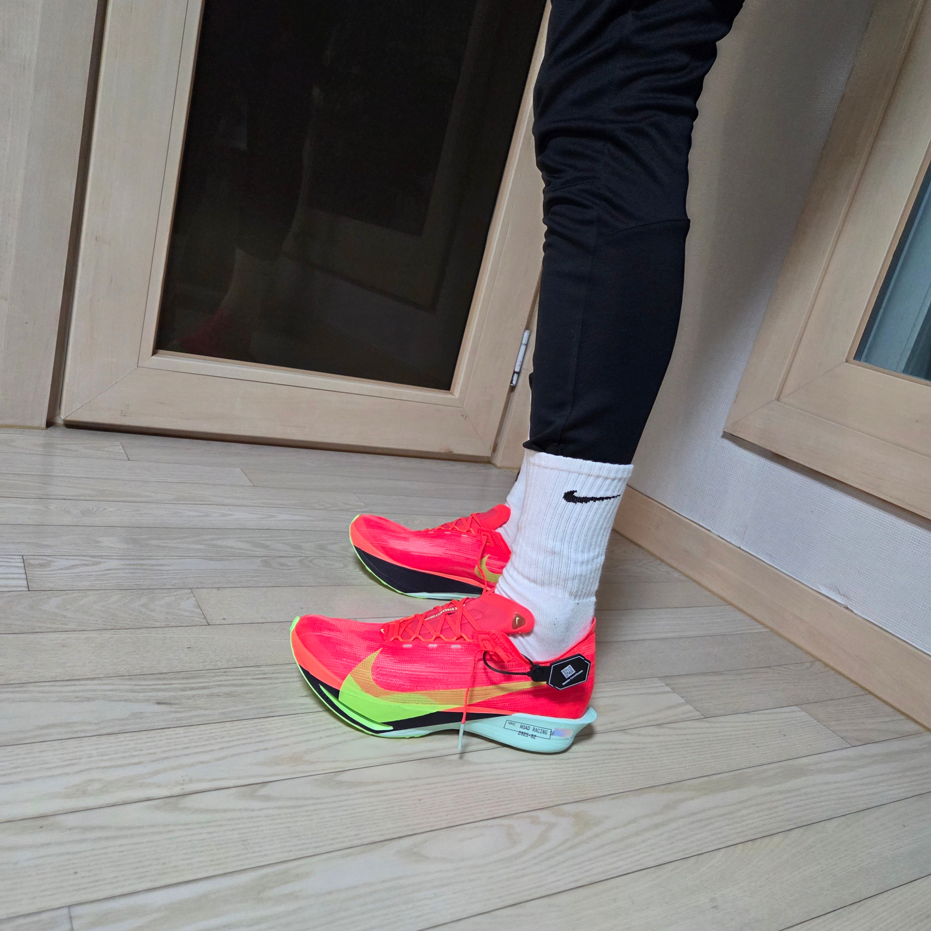 Nike ZoomX Streakfly 2 Bright Crimson Hyper Orange 착용 스타일
