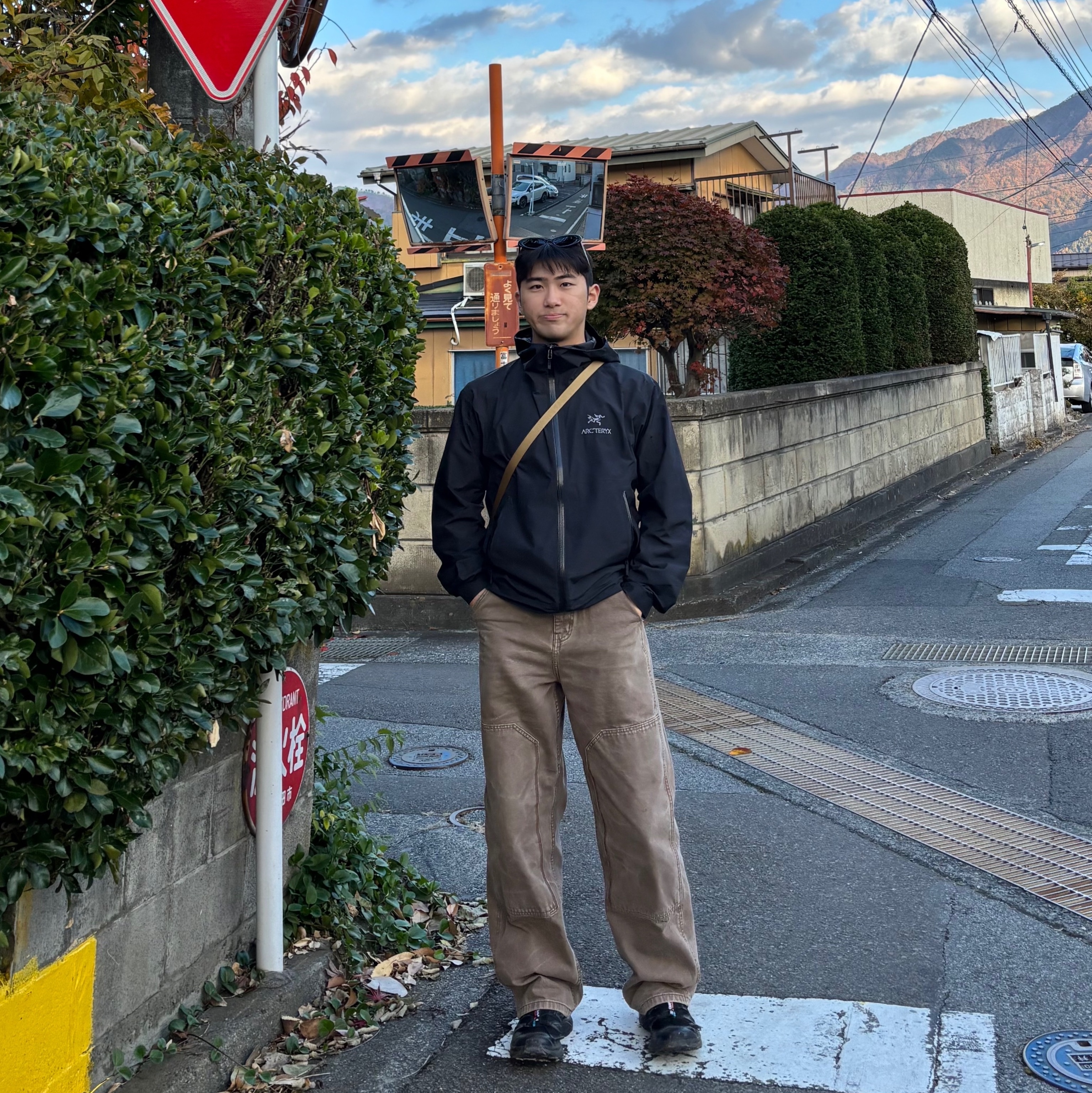 Arc'teryx Zeta SL Jacket Black, Salomon XT-6 ADV Black 착용 스타일 - 2