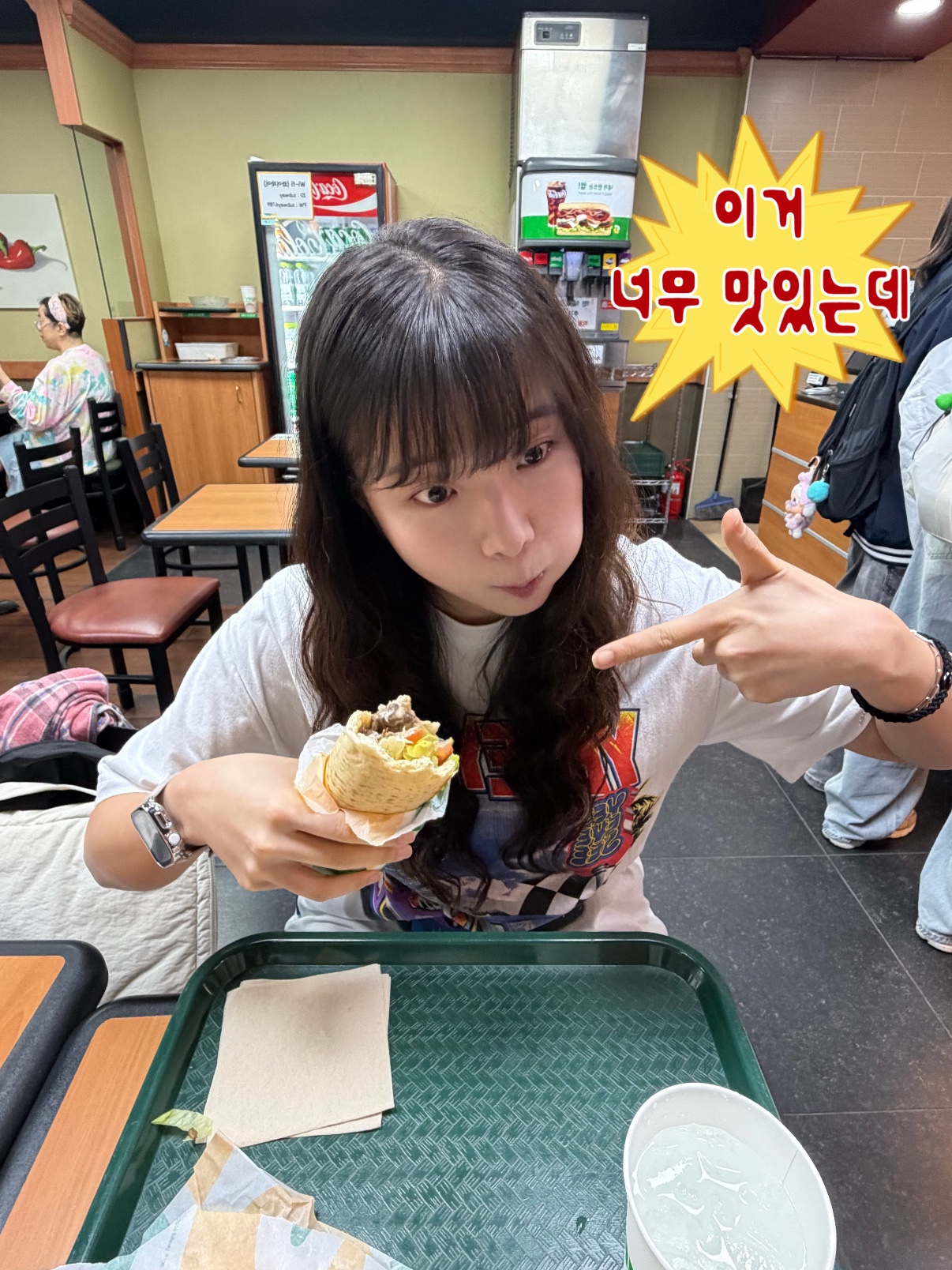 YESEYESEE Racing Tee White 착용 스타일 - 1