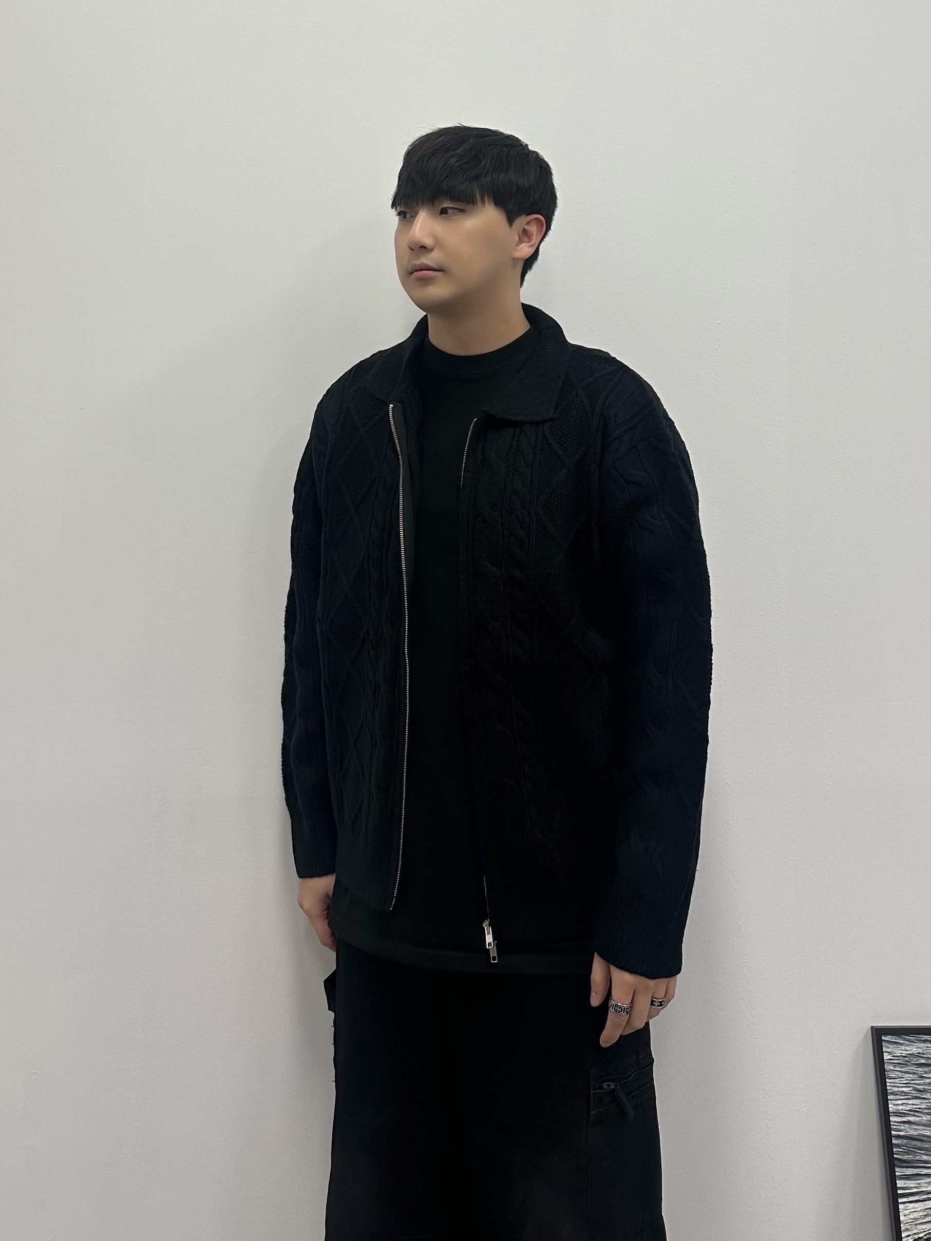 Balenciaga Cargo Sneakers White Grey 착용 스타일 - 5