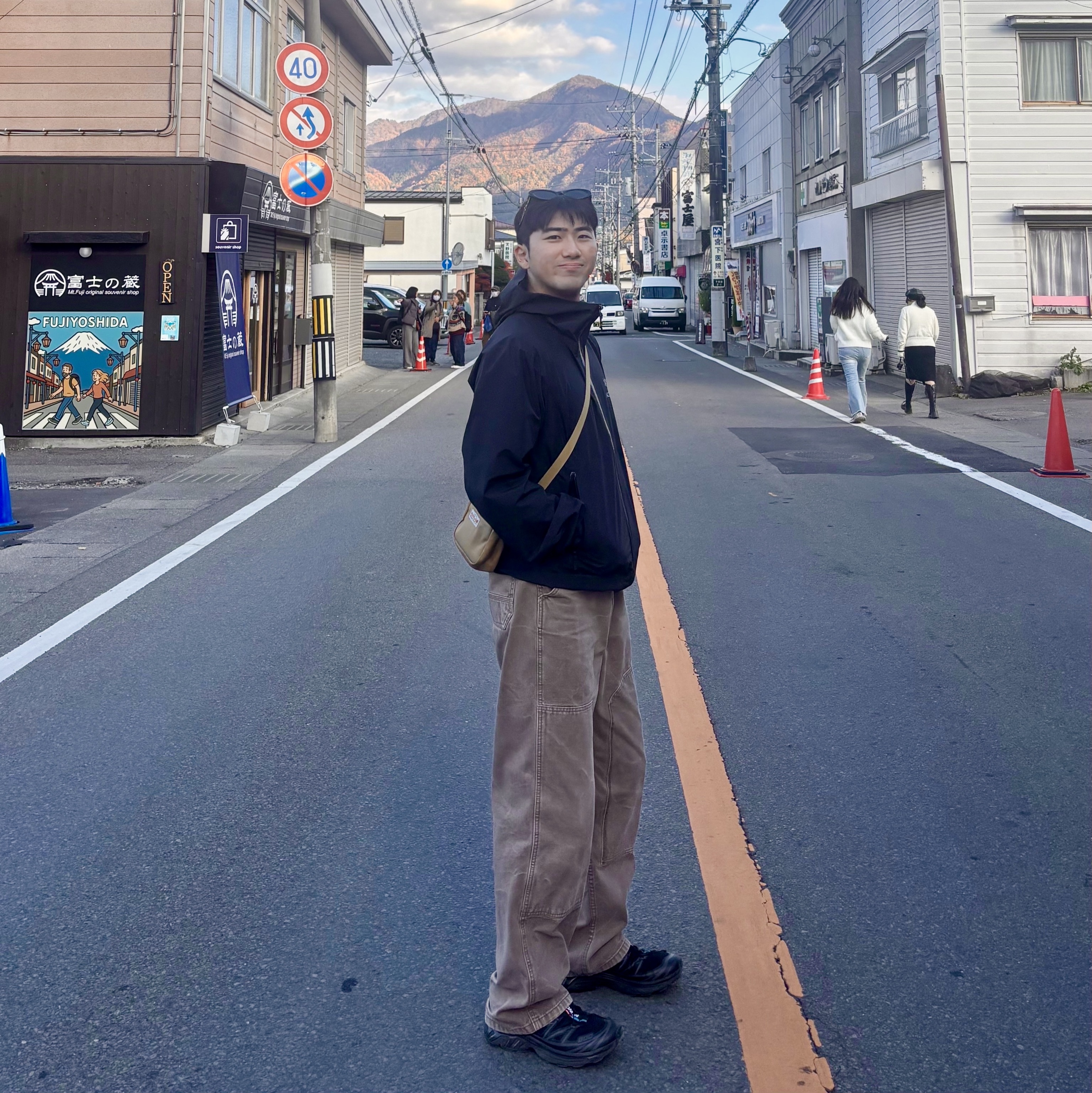 Arc'teryx Zeta SL Jacket Black, Salomon XT-6 ADV Black 착용 스타일 - 3