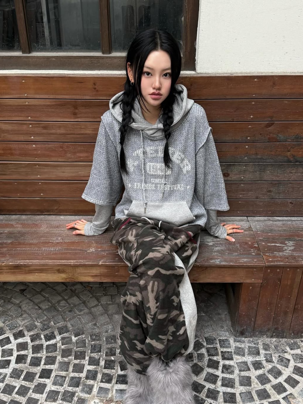 SOMSOC Atelier Knitted Hoodie Melange Grey 착용 스타일 - 1