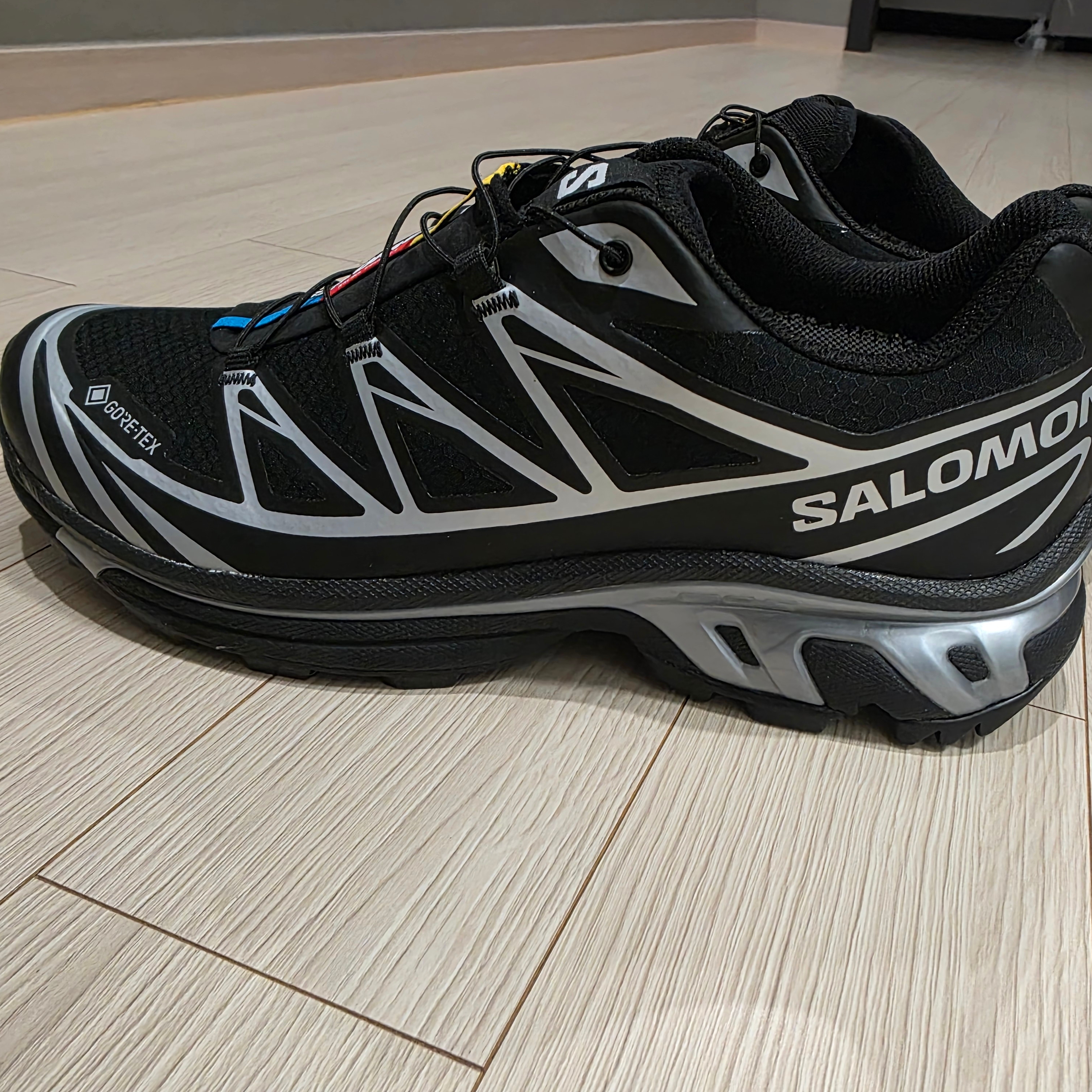 Salomon XT-6 GTX Black Silver 착용 스타일 - 3