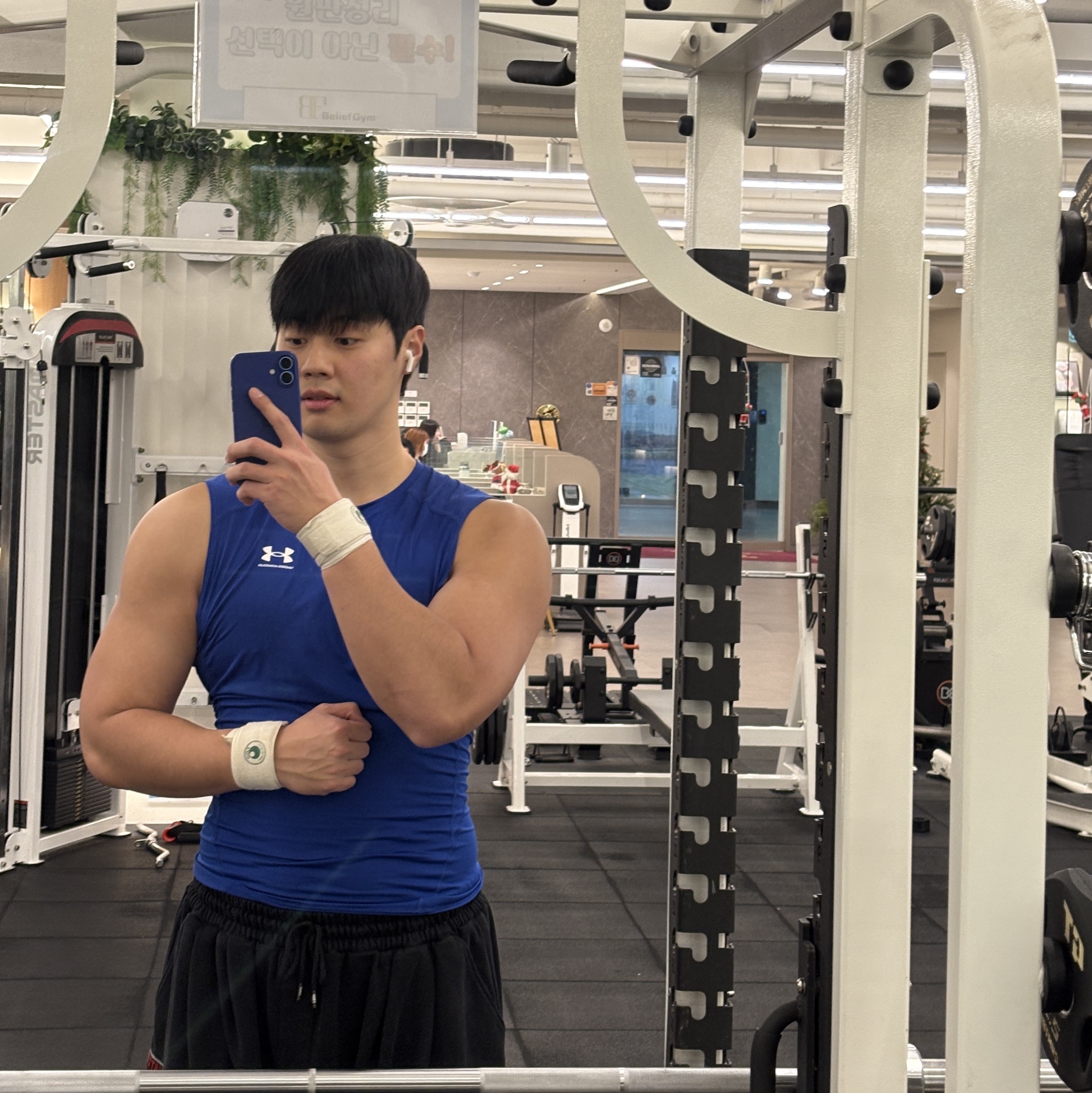 Under Armour HeatGear Sleeveless Black 착용 스타일 - 1