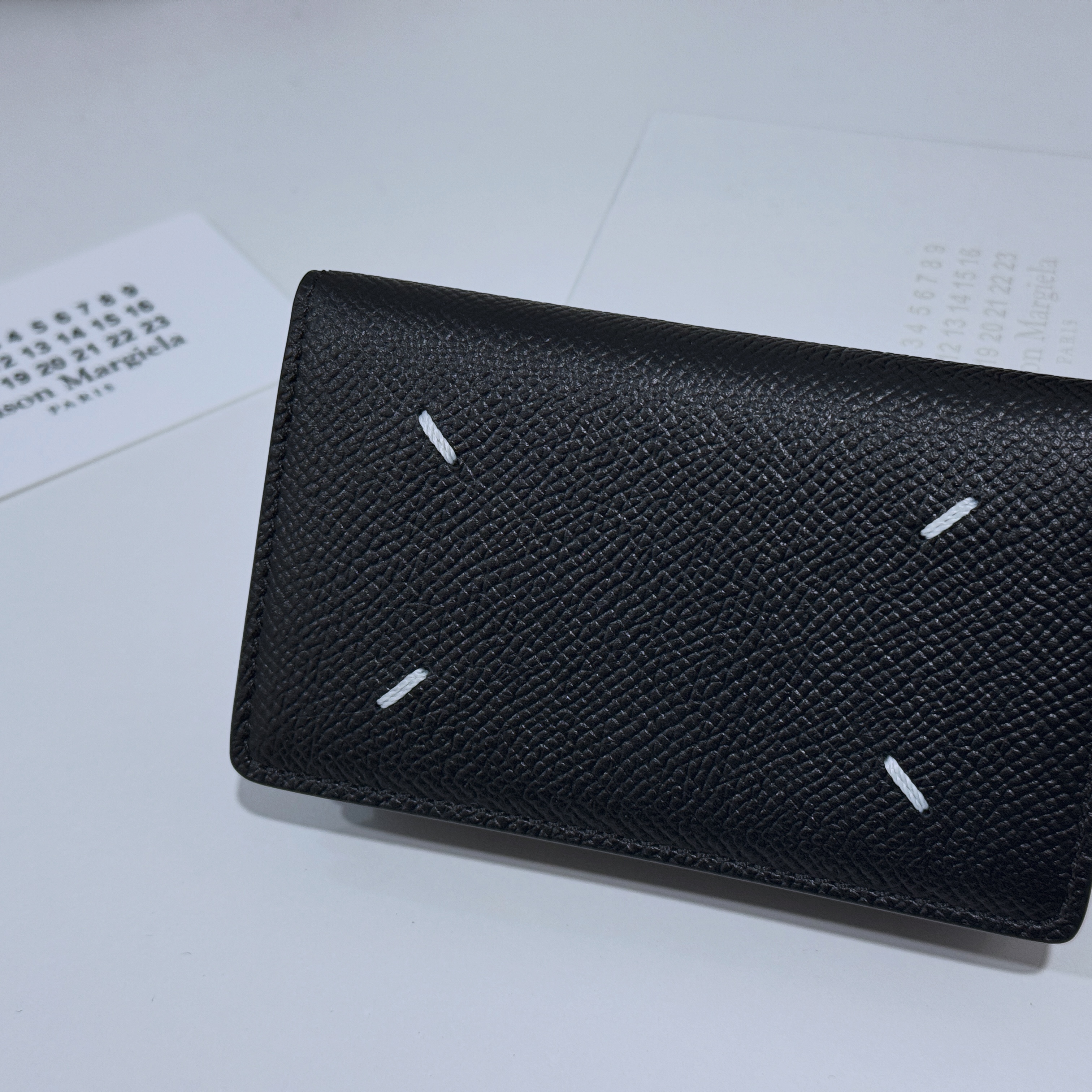 Maison Margiela Leather Business Card Holder Black 착용 스타일