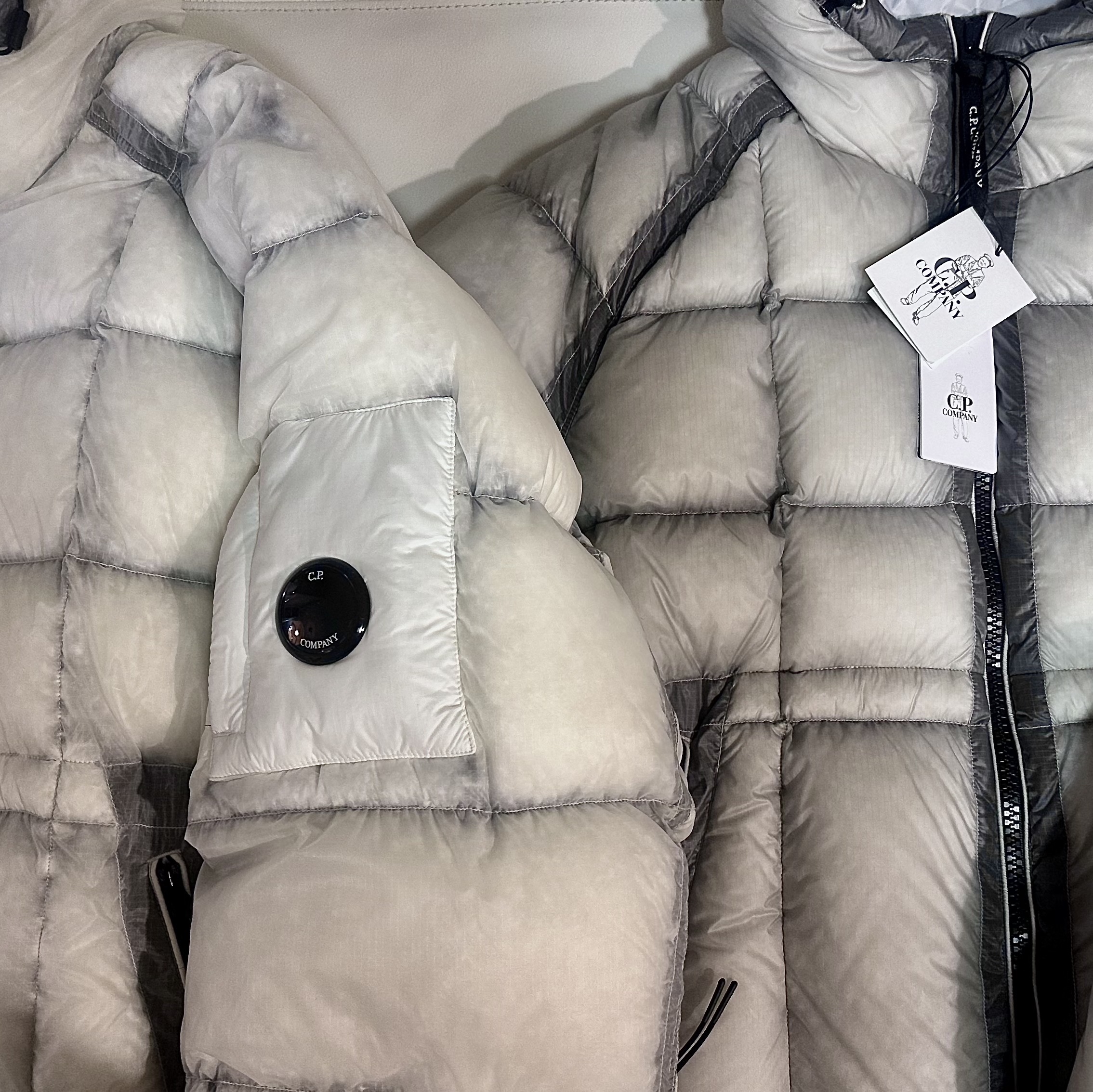 C.P. Company D.D. Shell Hooded Down Jacket Gauze White - 25FW, C.P. Company Korea Exclusive D.D. Shell Hooded Down Jacket Lunar Rock - 25FW 착용 스타일