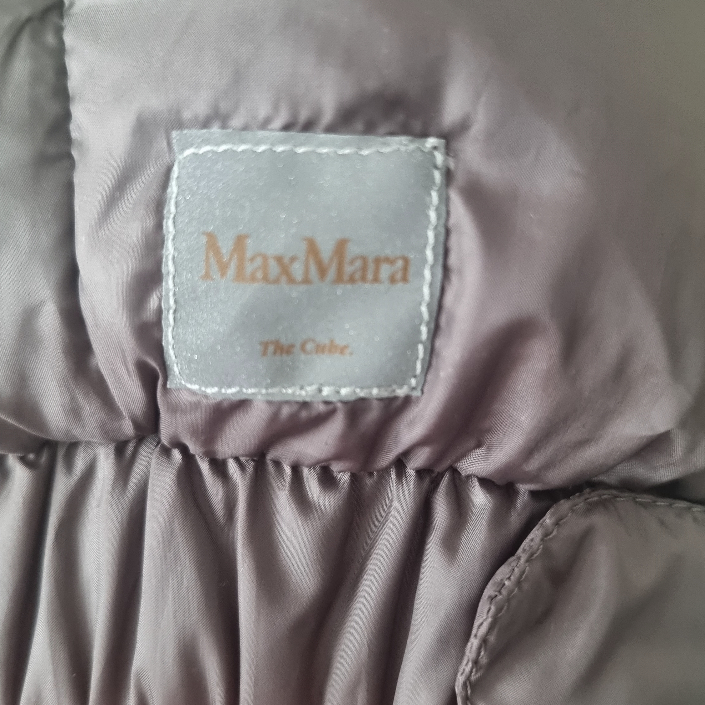 (W) Max Mara The Cube Seie Water-Repellent Down Jacket Medium Grey 착용 스타일 - 1