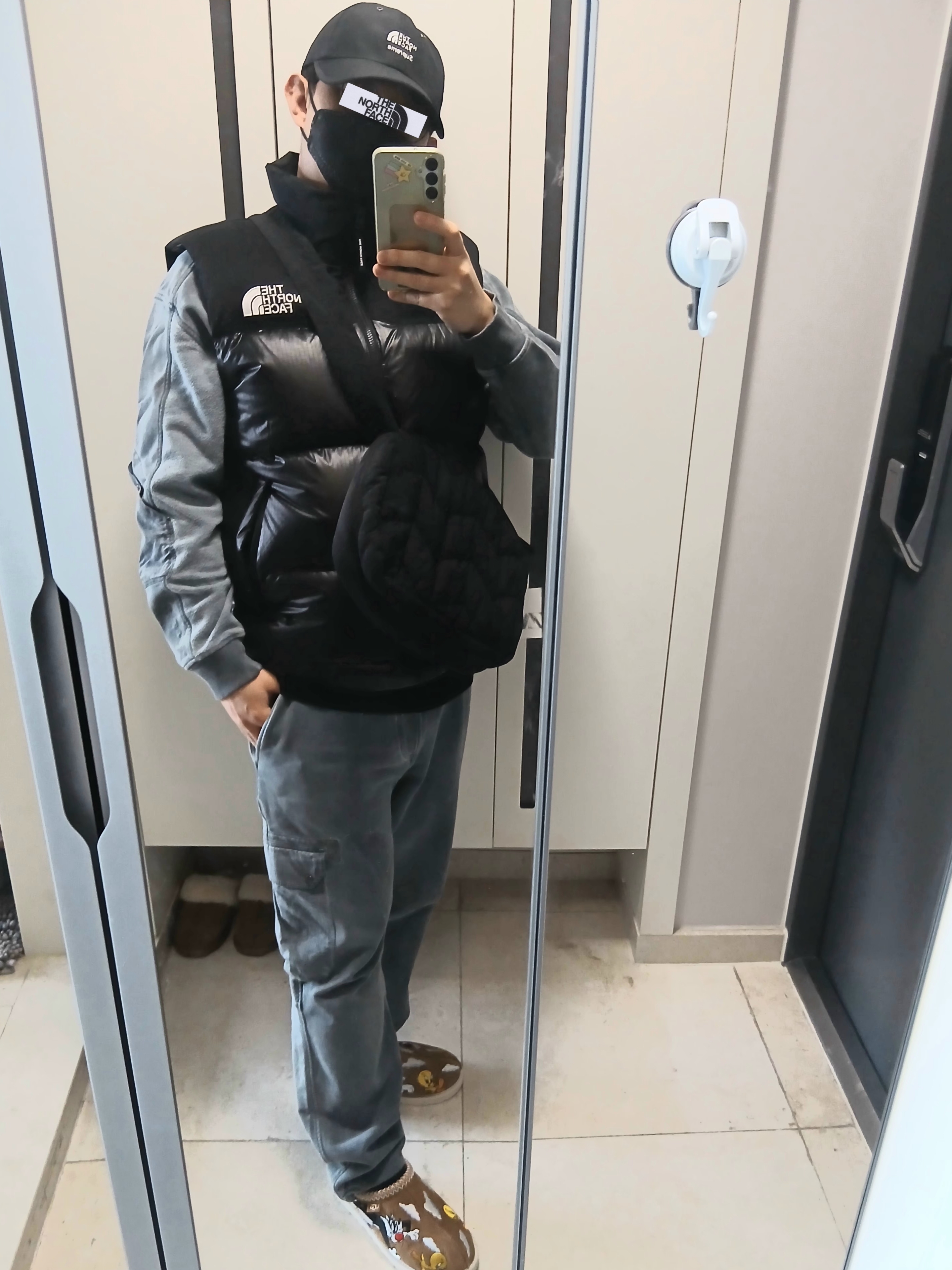 Supreme x The North Face Split 6-Panel Black - 24SS, The North Face White Label Novelty Nuptse Down Vest Black 착용 스타일 - 1