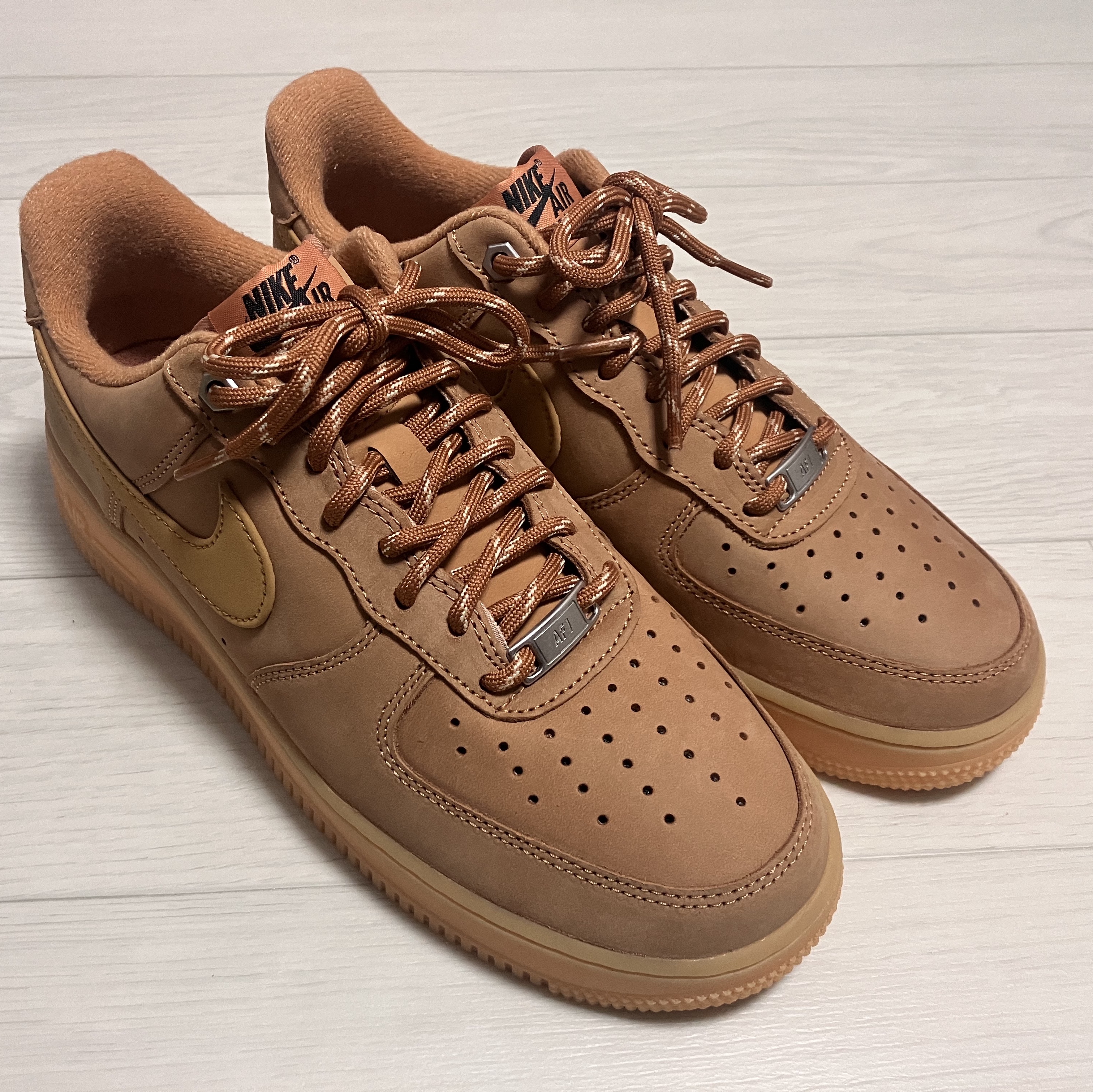 Nike Air Force 1 '07 WB Flax 착용 스타일
