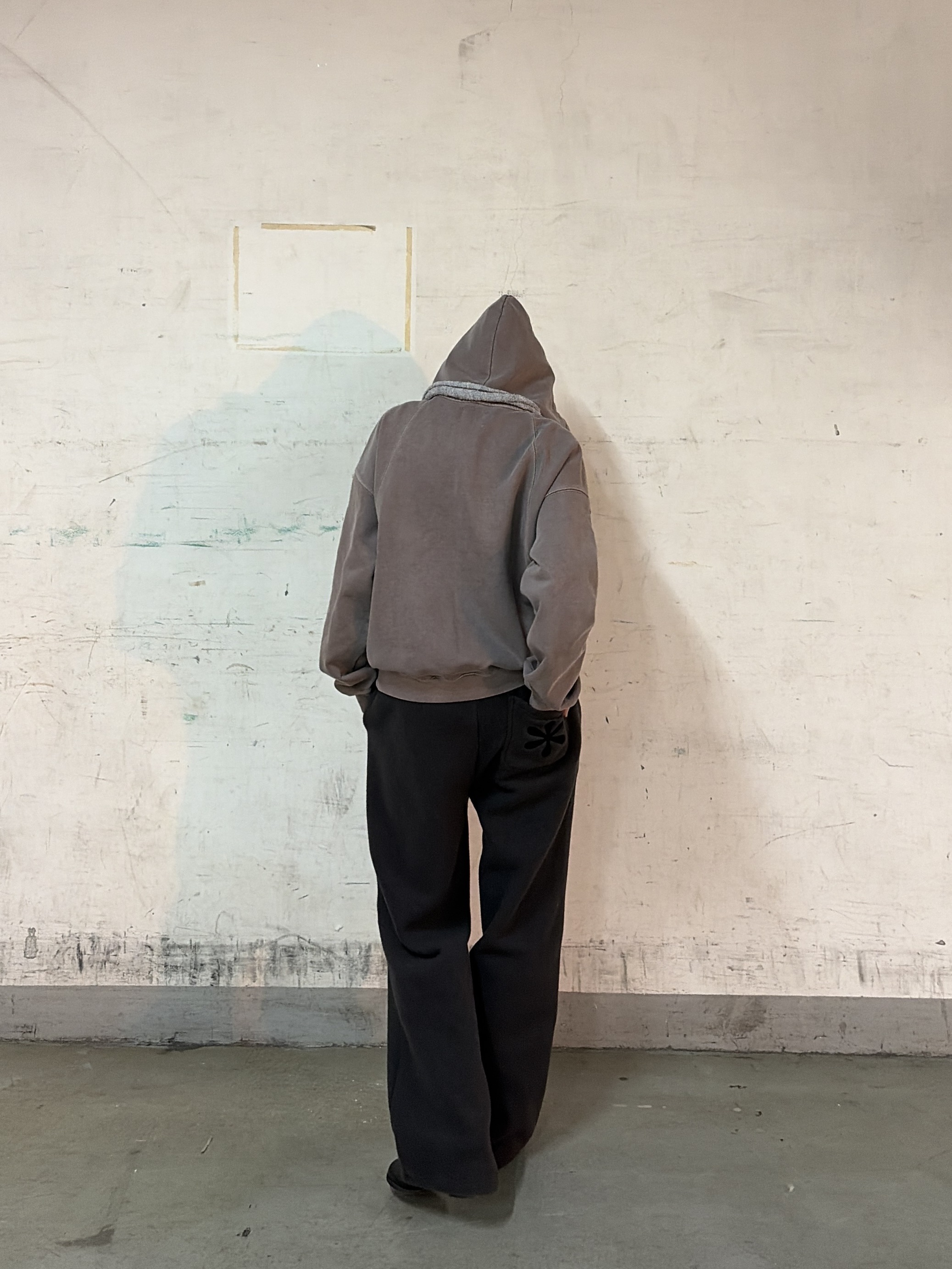 Riomeu Pigment Heavy Sweat Burton Hoodie Brown, Riomeu Fleece Loose Pants Charcoal 착용 스타일 - 3
