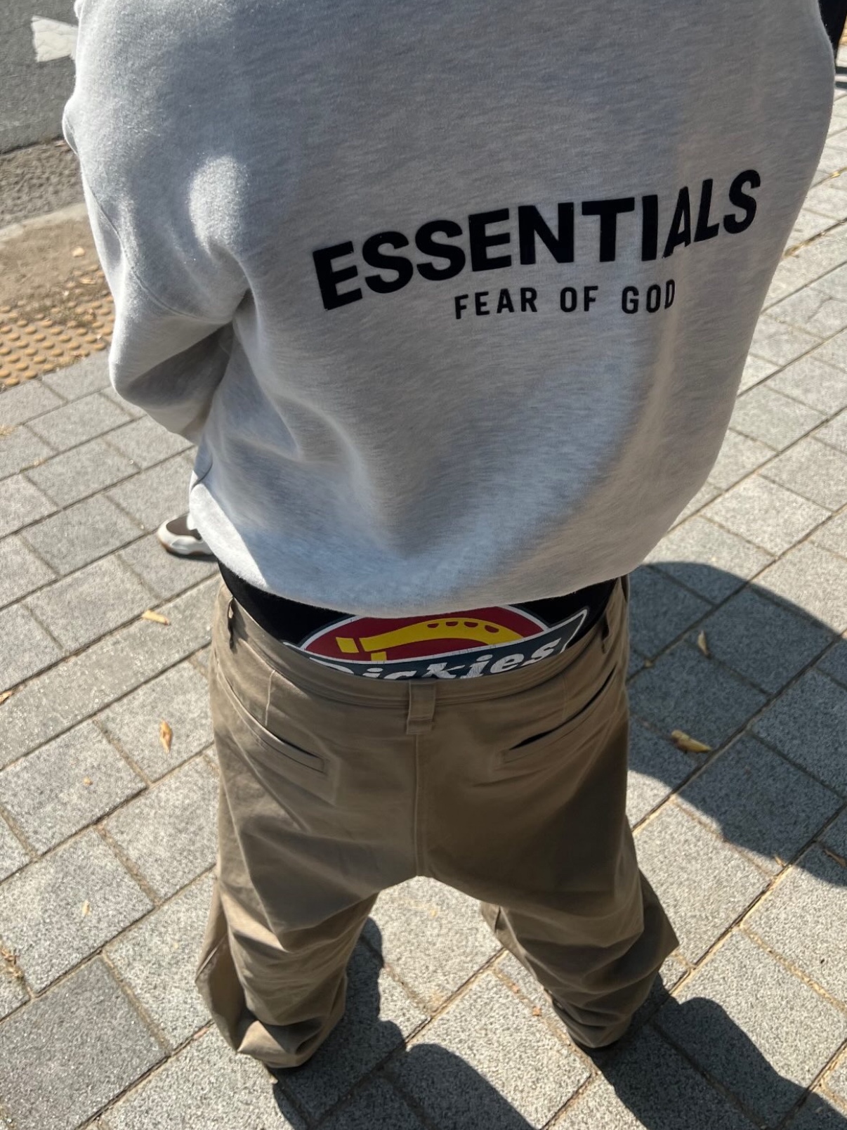 Essentials The Core Collection Hoodie Light Oatmeal, Nike x Supreme Air Force 1 Low Black 착용 스타일 - 1