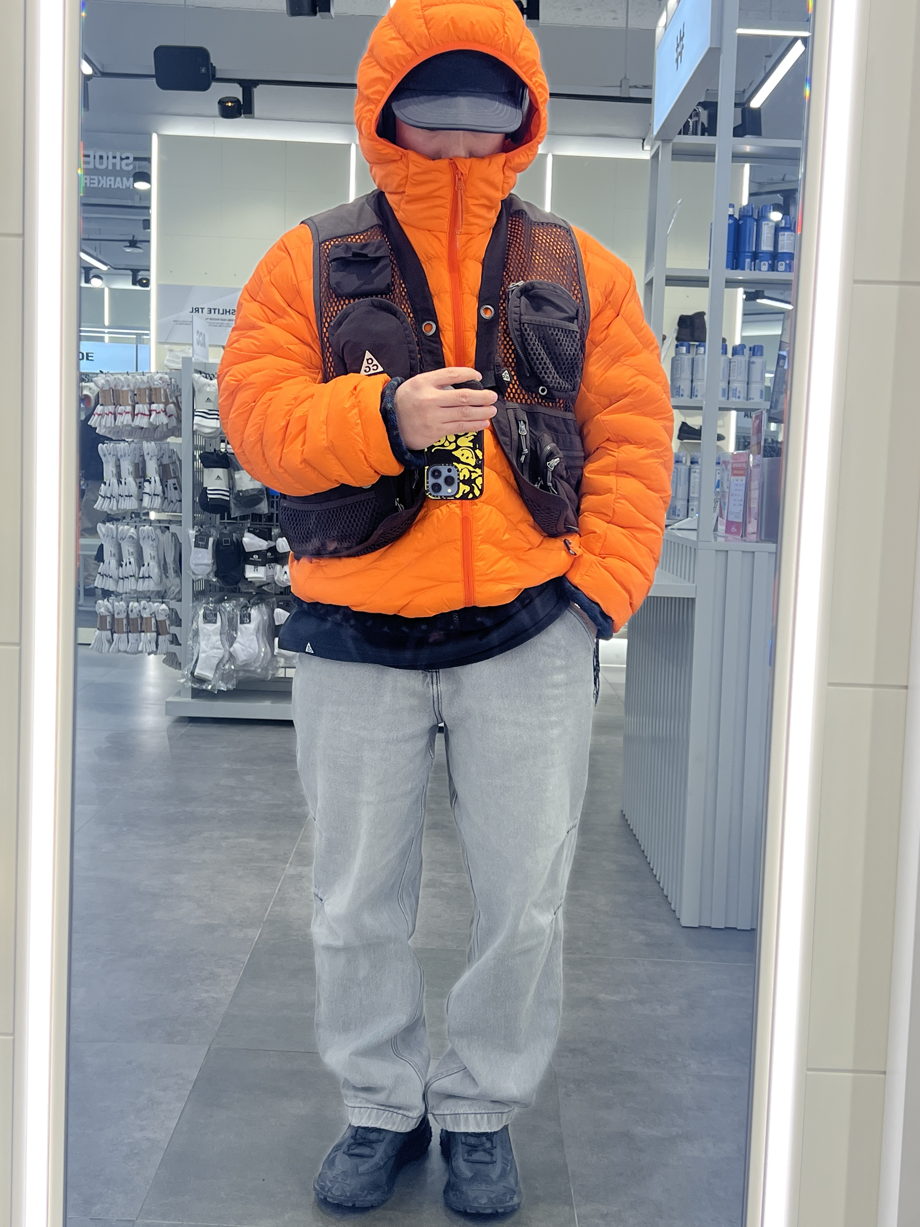 Nike ACG Lava Flow Therma-Fit ADV Jacket Safety Orange Summit White - Asia, Nike ACG Mountain Fly 2 Low Gore-Tex Black and Dark Smoke Grey 착용 스타일