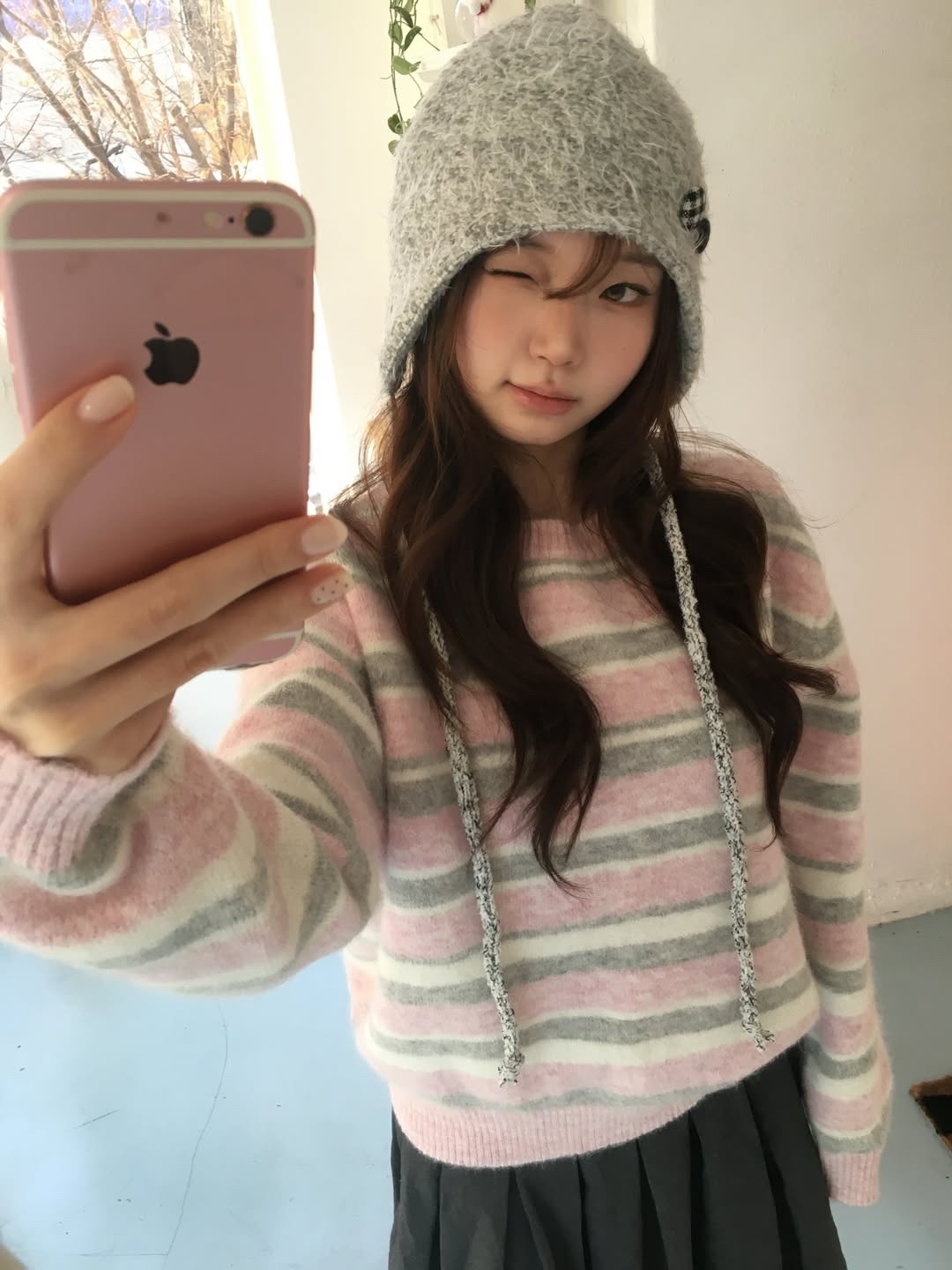 SOMSOC Fuzzy Earflab Beanie Melange Grey 착용 스타일 - 1