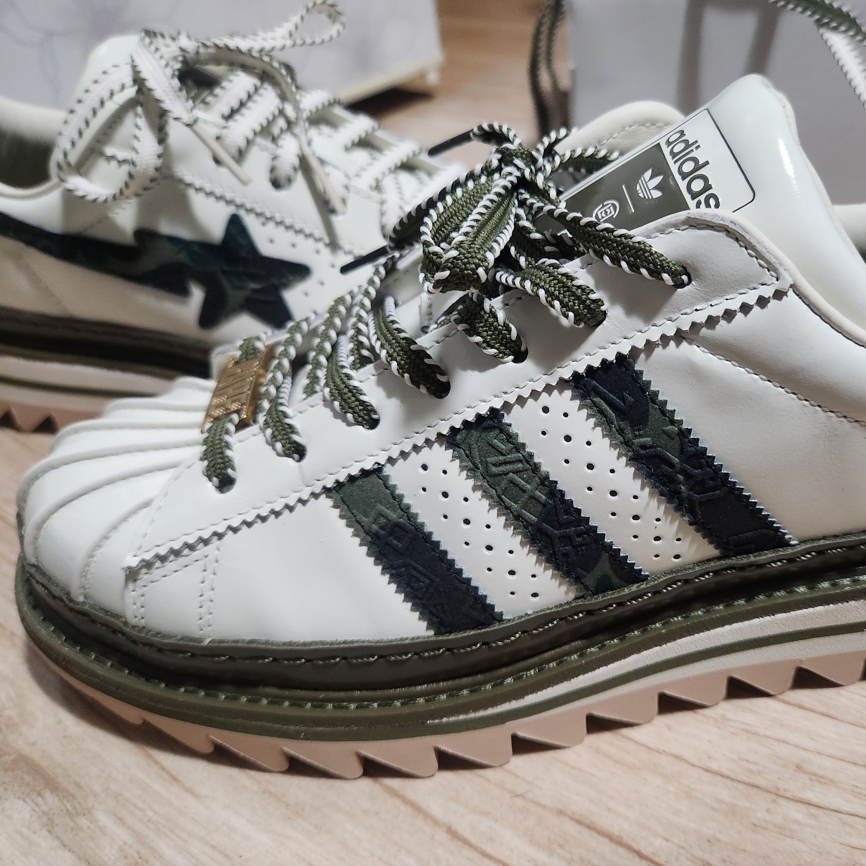 Adidas x BAPE x Edison Chen Clot Superstar Off White Branch 착용 스타일 - 2