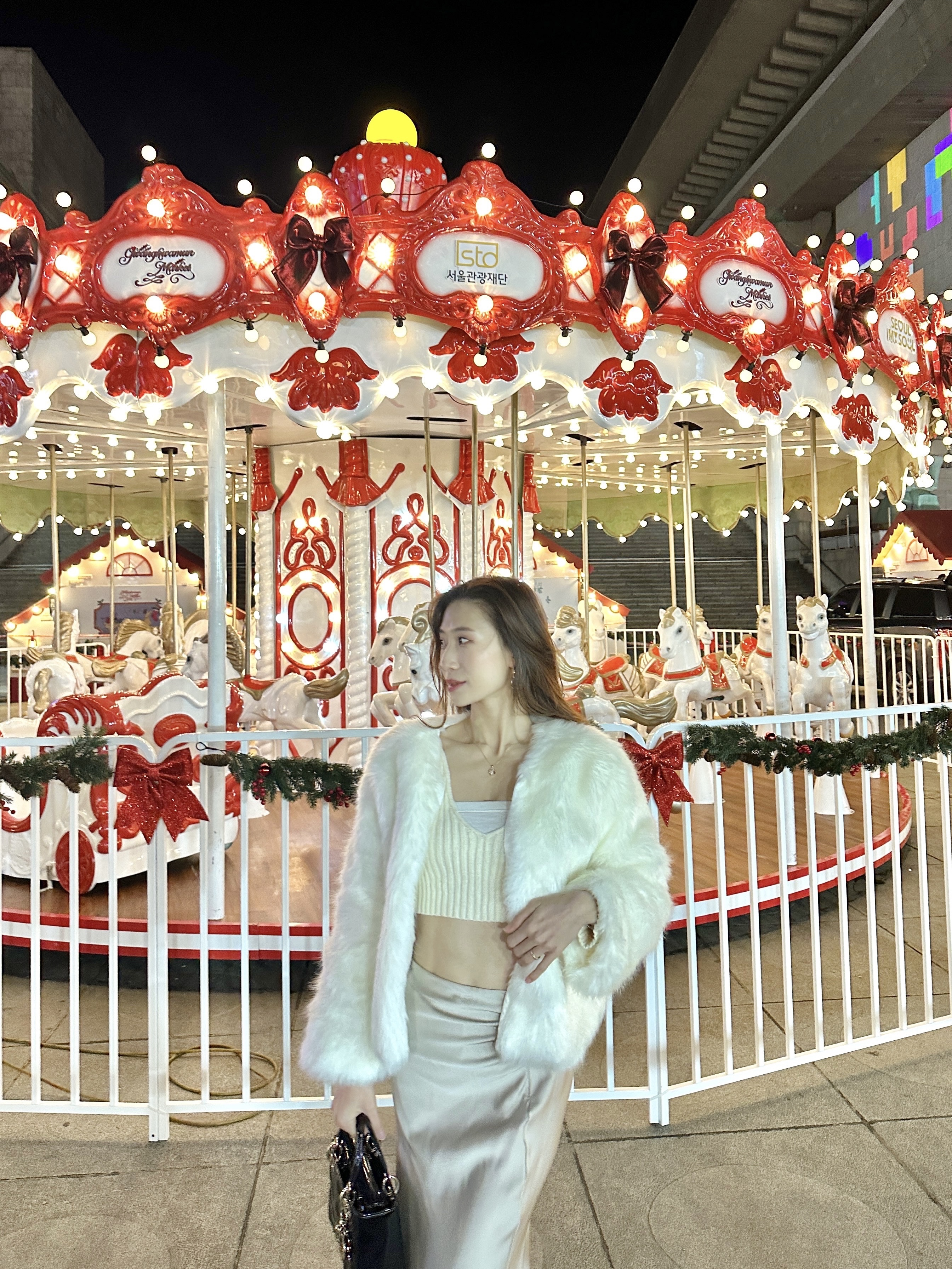 Dior Small Lady Bag Patent Cannage Calfskin Black Pale Gold, (W) Zara Satin Midi Skirt Dark Olive 착용 스타일 - 5