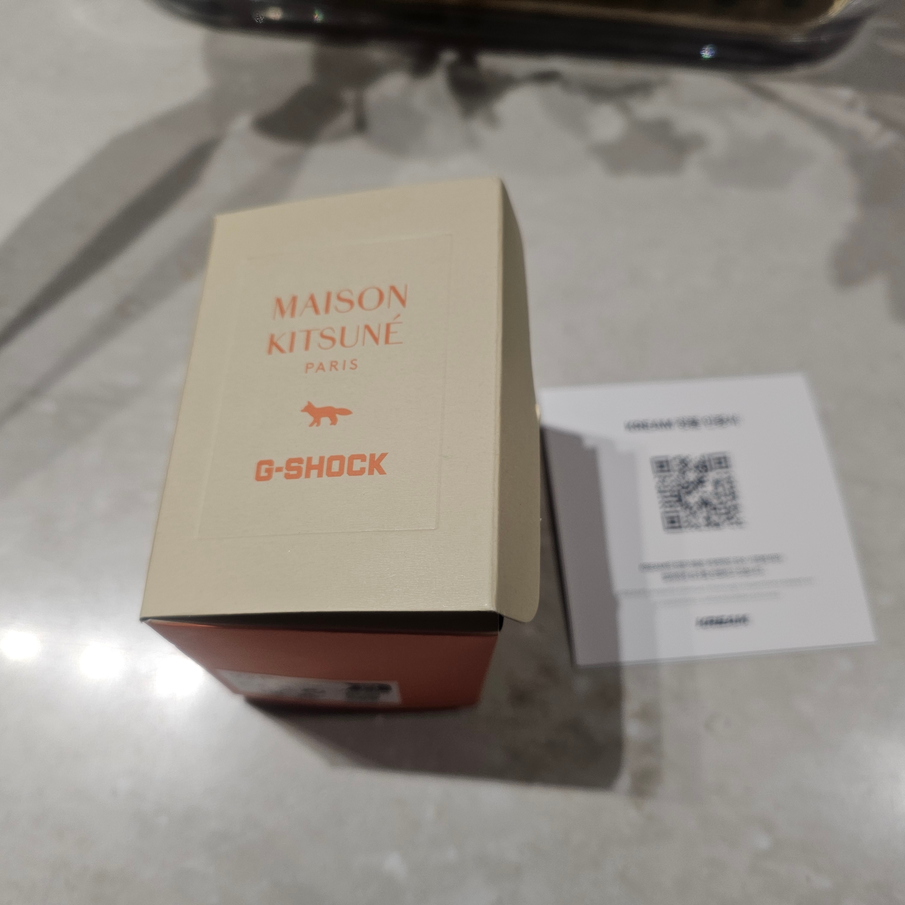 Casio x Maison Kitsune GA-2110MK-5A 착용 스타일 - 3
