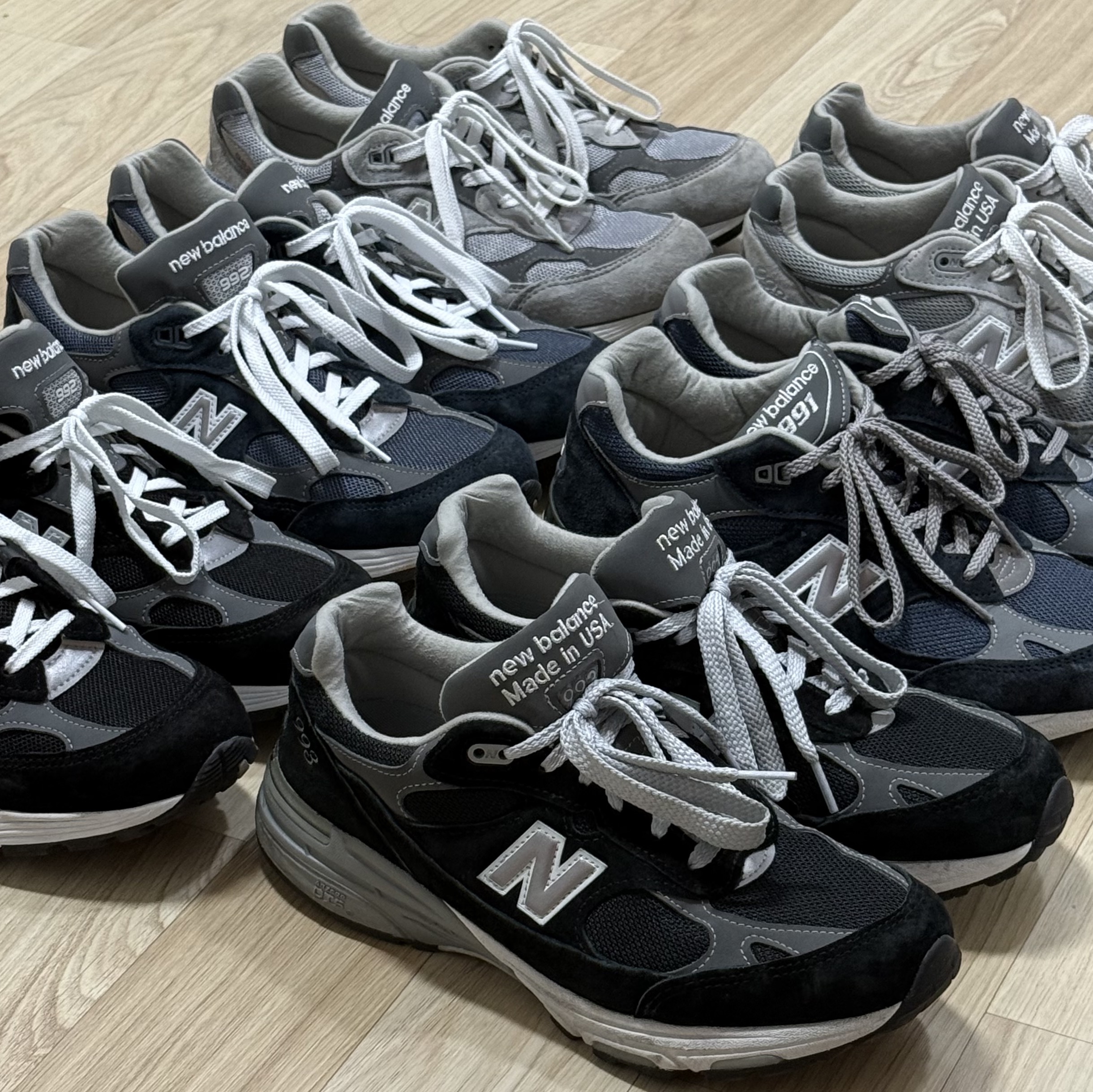 New Balance 992 Made in USA Core Black Grey, New Balance 993 Made in USA Grey - D Standard 착용 스타일 - 1