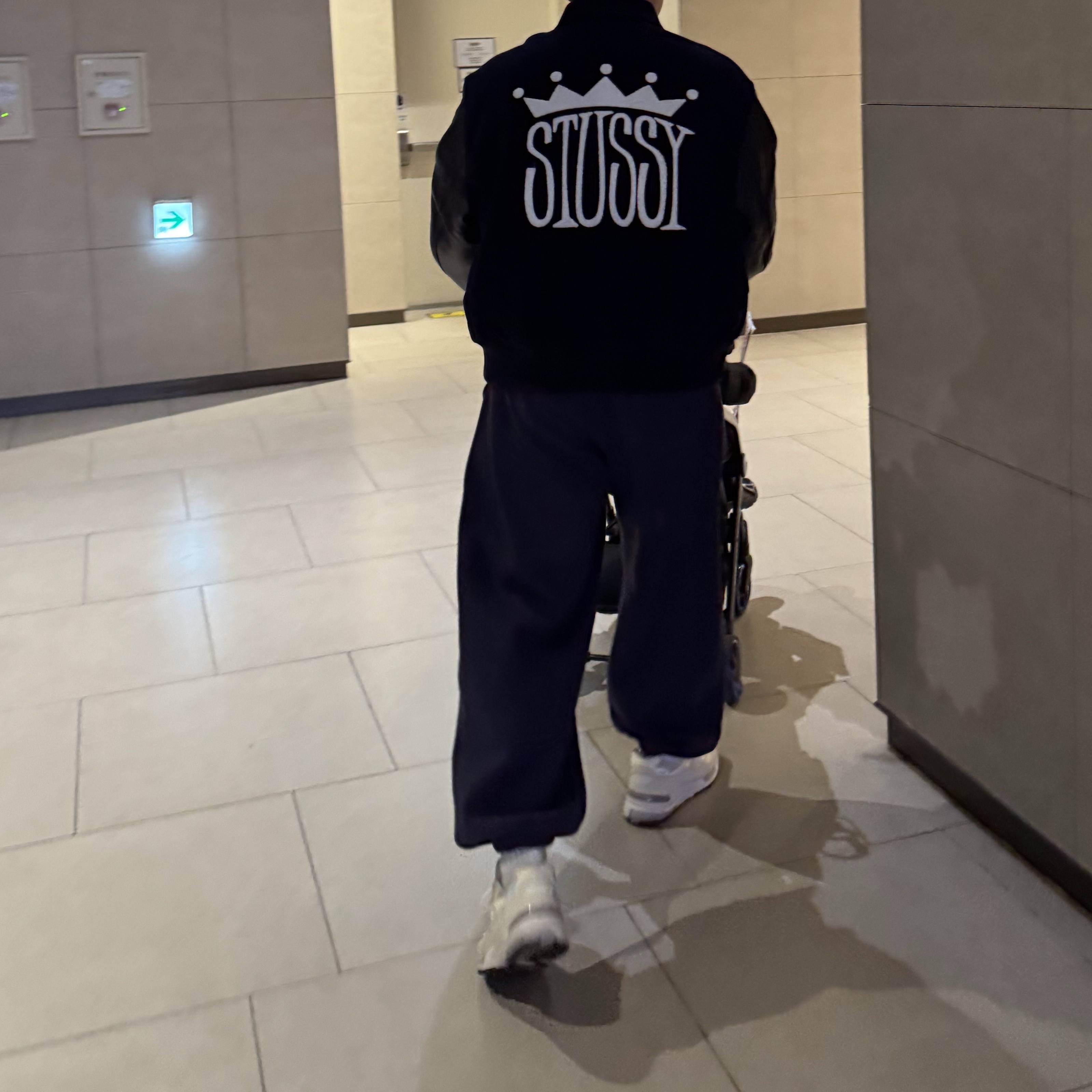 Stussy King Varsity Jacket Navy 착용 스타일 - 3