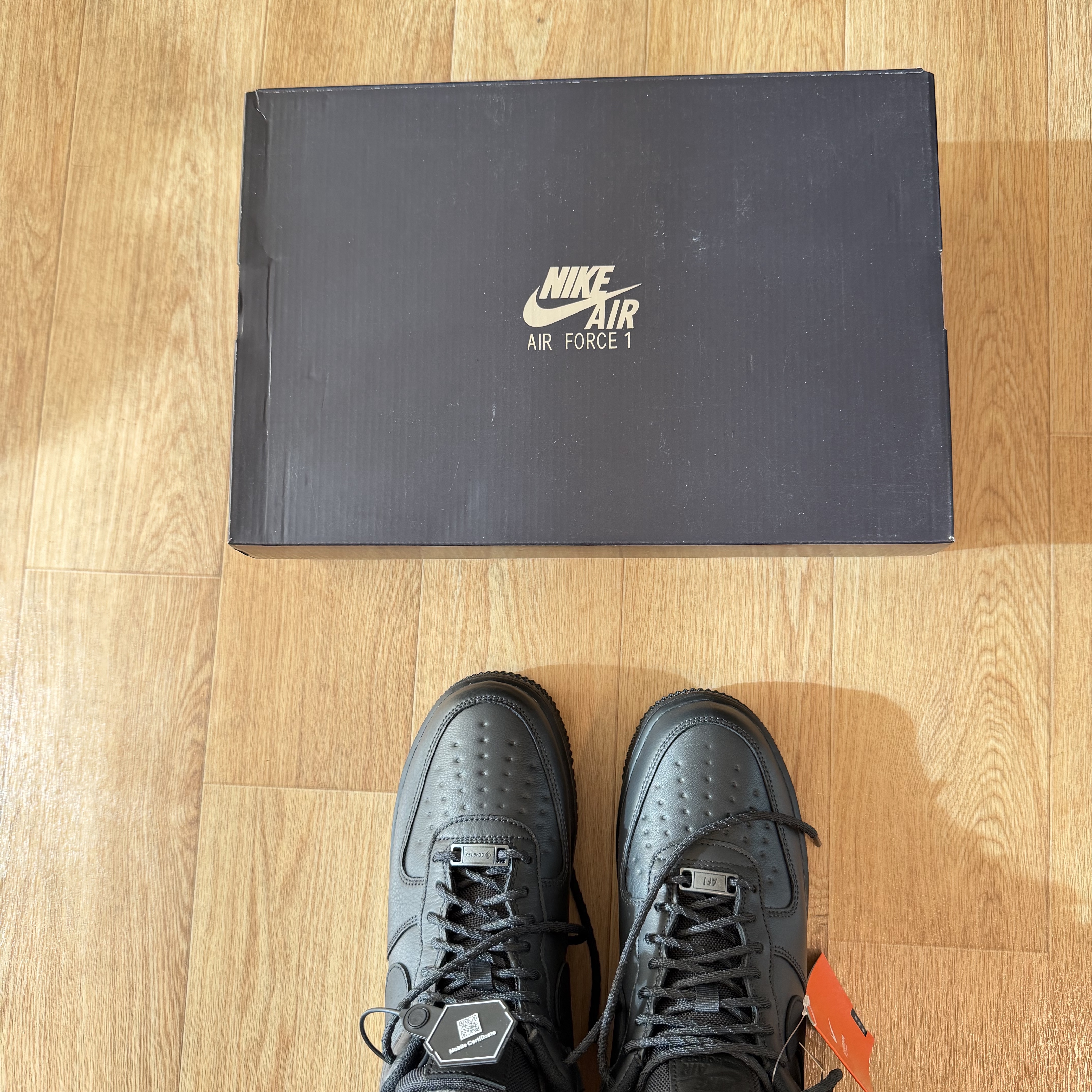 Nike Air Force 1 Low Gore-Tex Vibram Off Noir and Black 착용 스타일 - 1