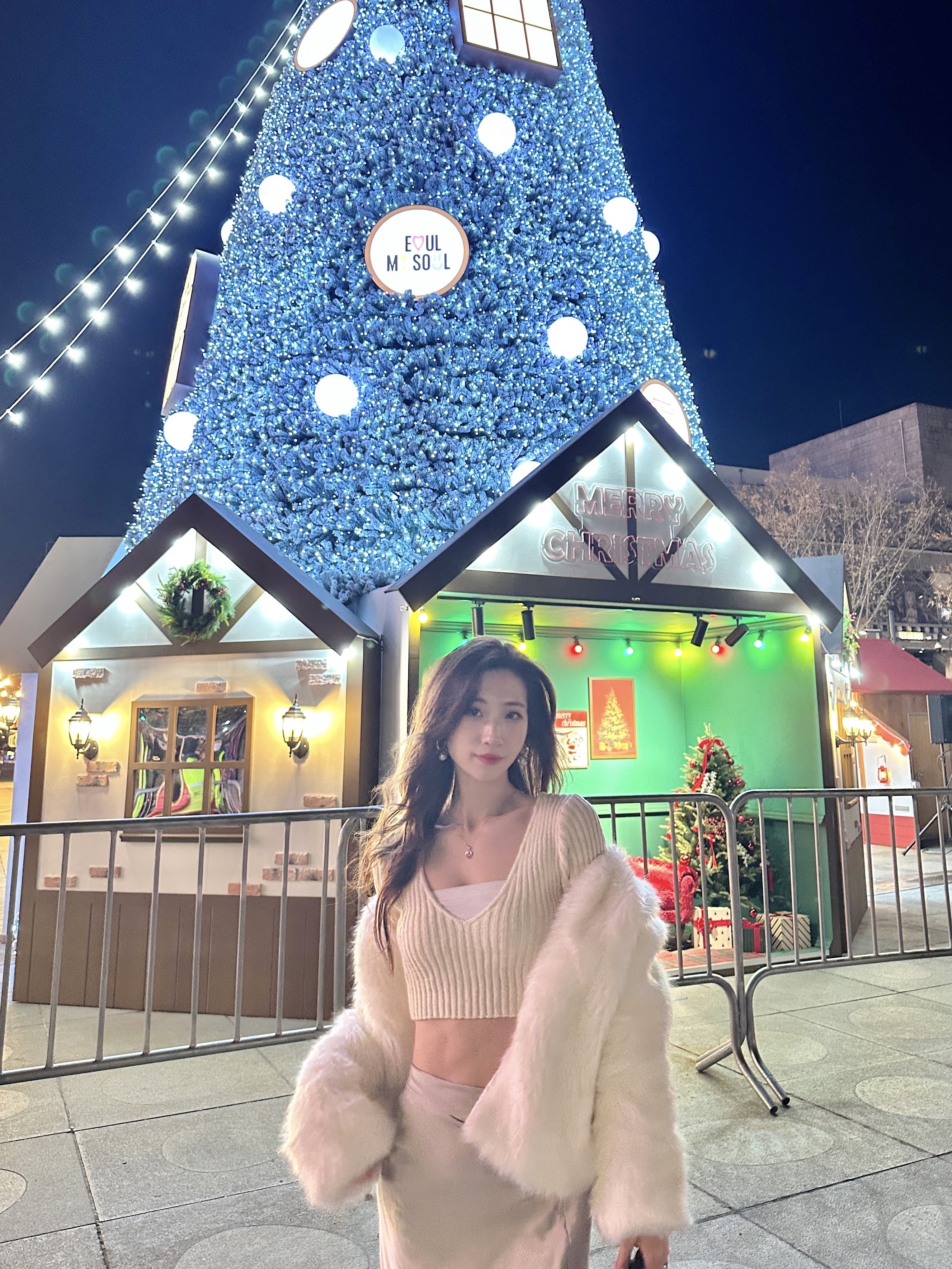 Dior Small Lady Bag Patent Cannage Calfskin Black Pale Gold, (W) Zara Satin Midi Skirt Dark Olive 착용 스타일 - 3