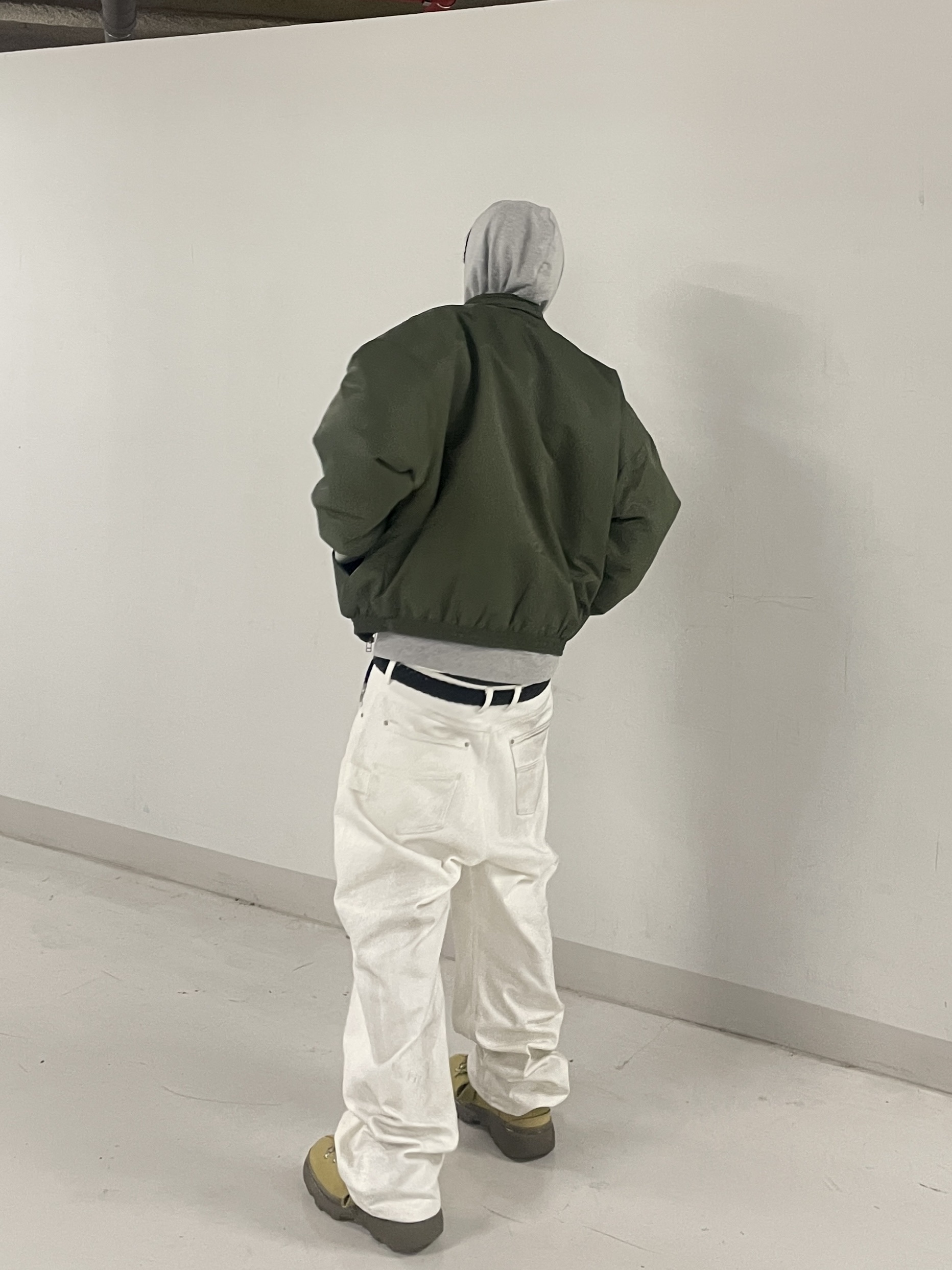 Nonnod Luster Bomber japanese Satin Khaki 착용 스타일 - 2