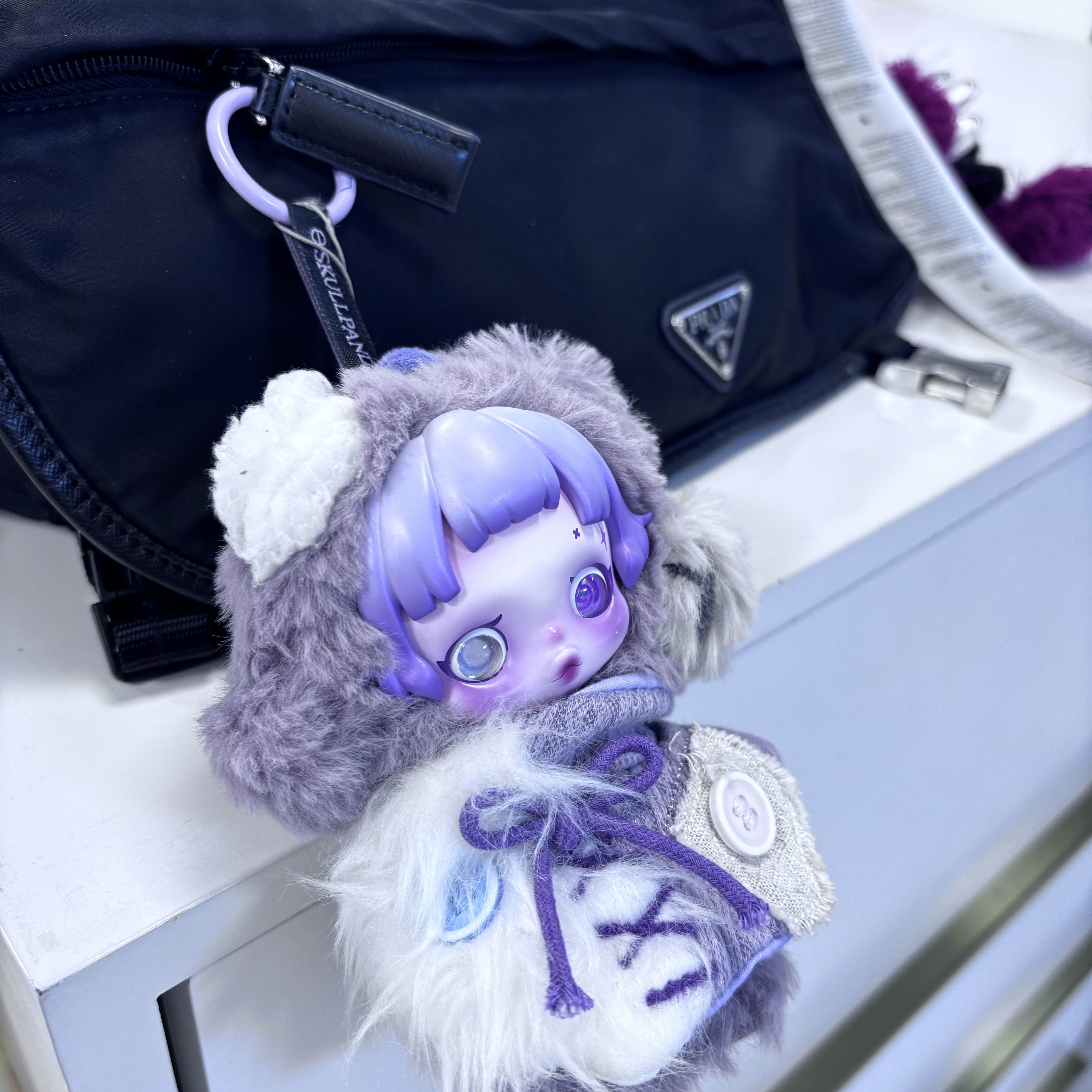 Pop Mart Skullpanda You Found Me ! Series Plush Doll Pendant Ratty Bear (Opened Case) 착용 스타일