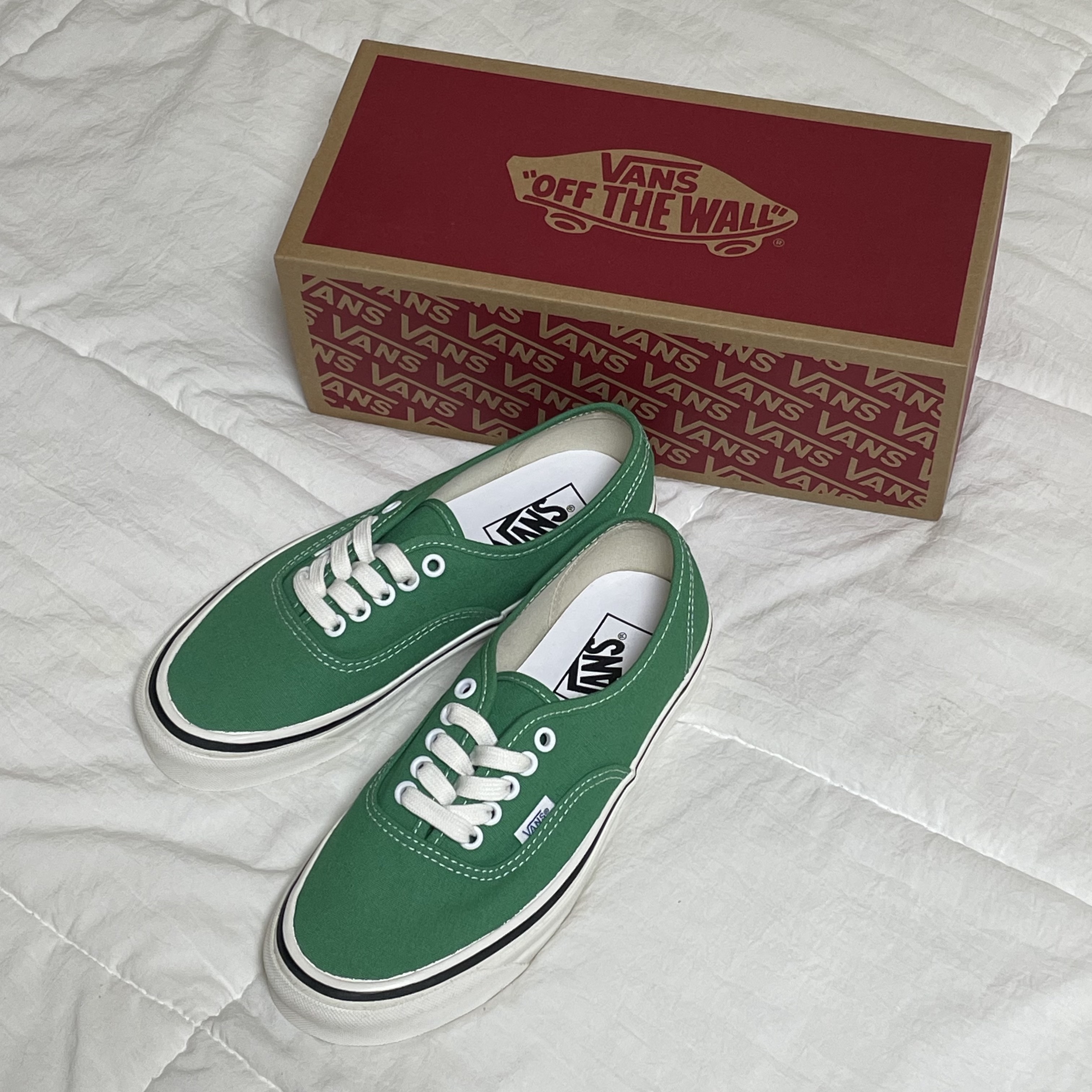 Vans Authentic 44 DX Anaheim Factory Emerald Green 착용 스타일